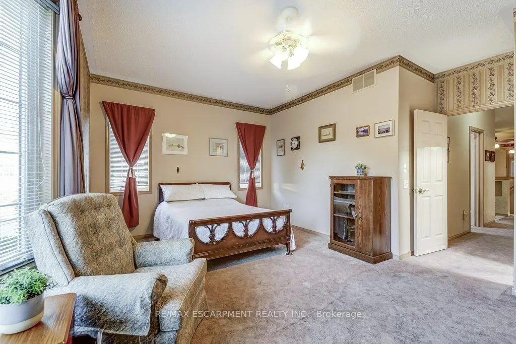 Photo 19 of 192 Silverbirch Boulevard, Hamilton, Mount Hope — HOMEH