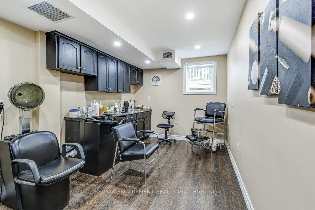 Photo 35 of 192 Silverbirch Boulevard, Hamilton, Mount Hope — HOMEH