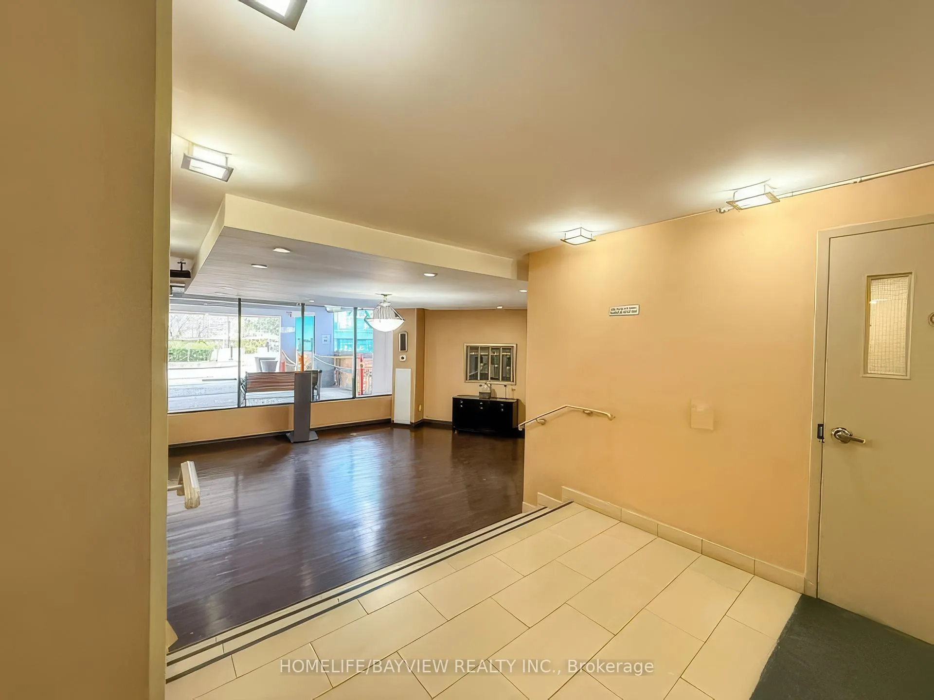 Photo 4 of Unit 1408, 20 Edgecliffe Golfway, Toronto, Flemingdon Park — HOMEH