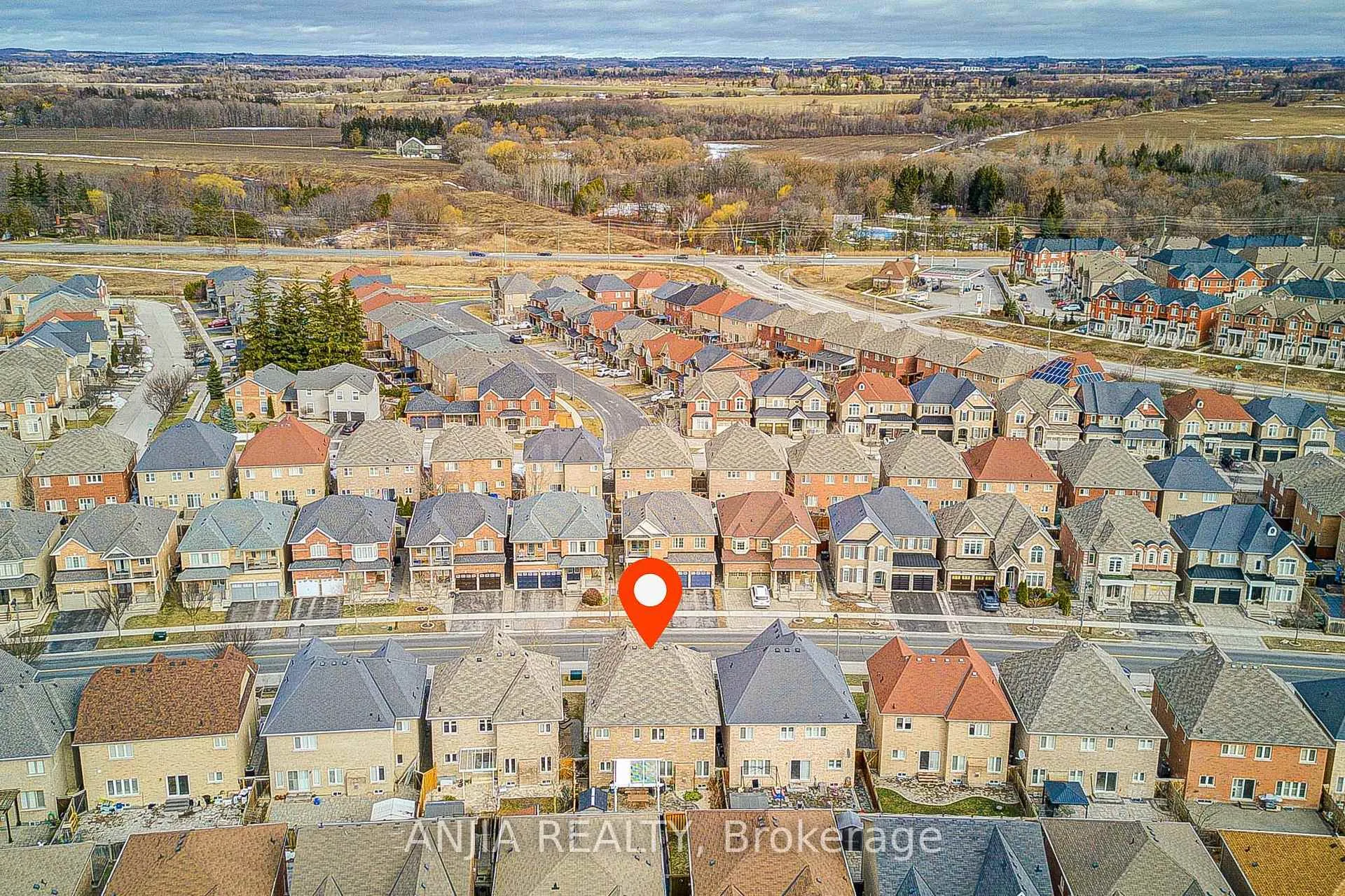 Photo 3 of 409 Williamson Road, Markham, Greensborough — HOMEH