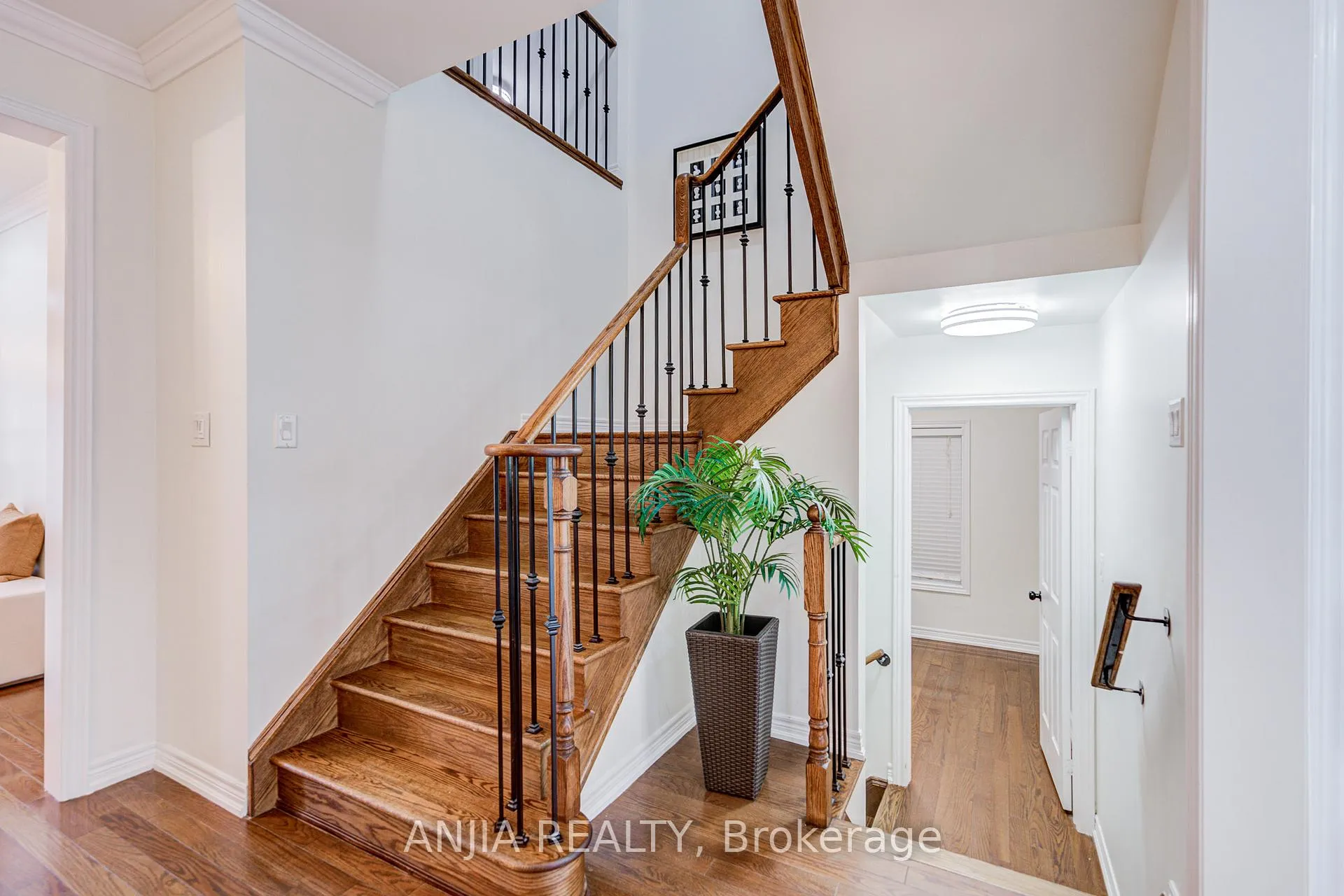 Photo 10 of 409 Williamson Road, Markham, Greensborough — HOMEH