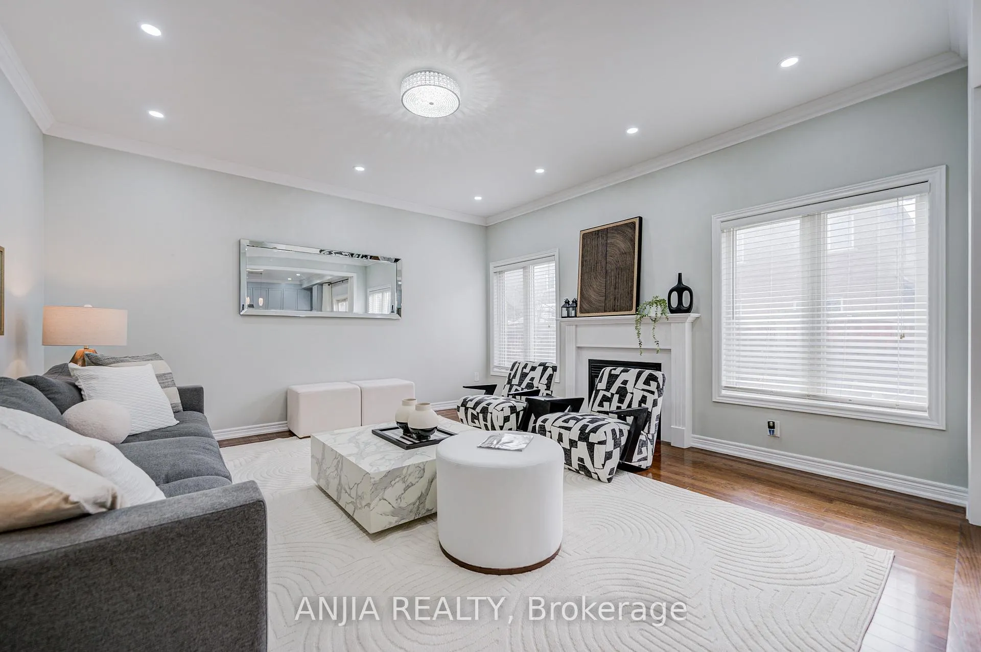 Photo 11 of 409 Williamson Road, Markham, Greensborough — HOMEH