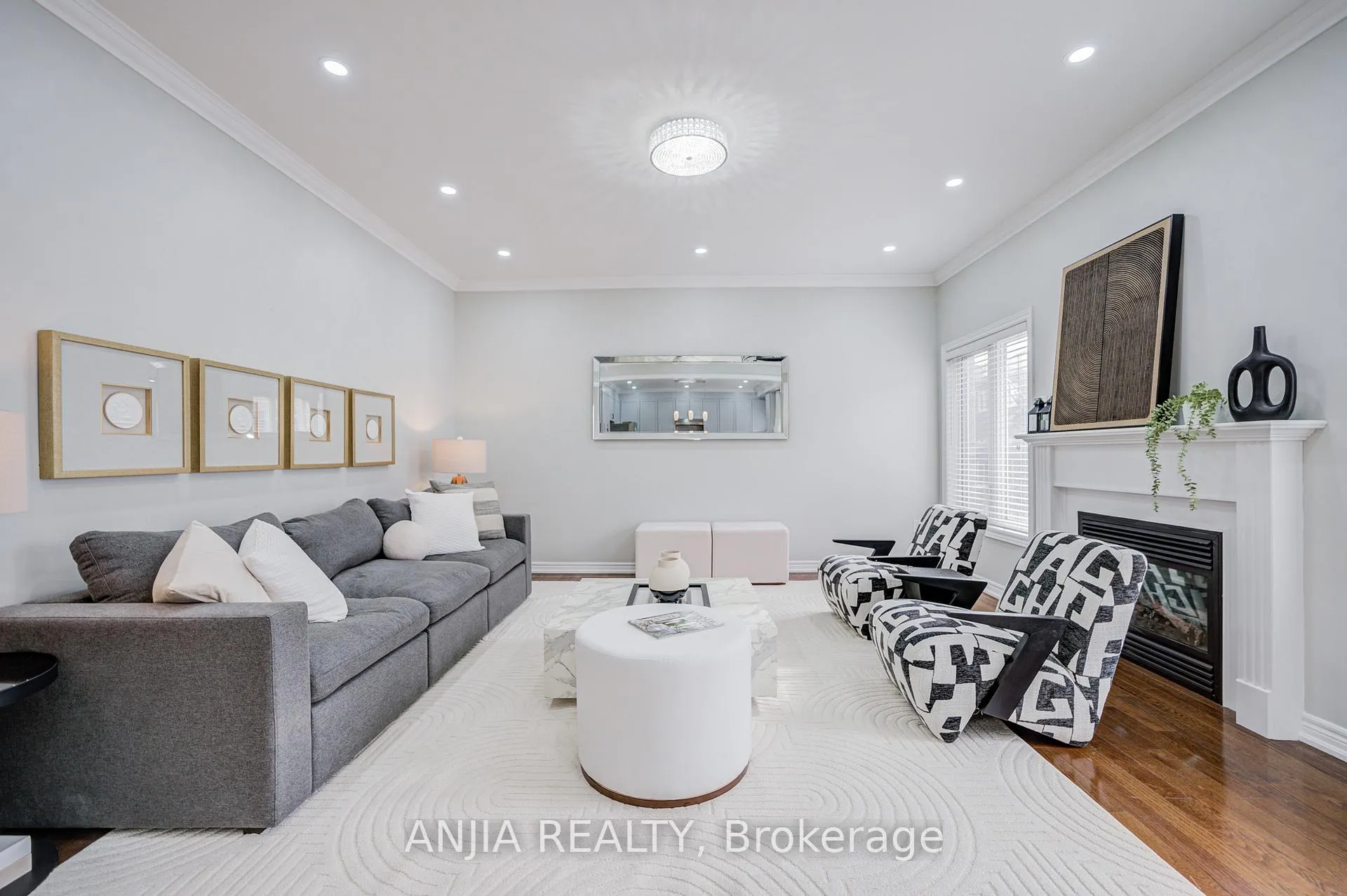 Photo 12 of 409 Williamson Road, Markham, Greensborough — HOMEH