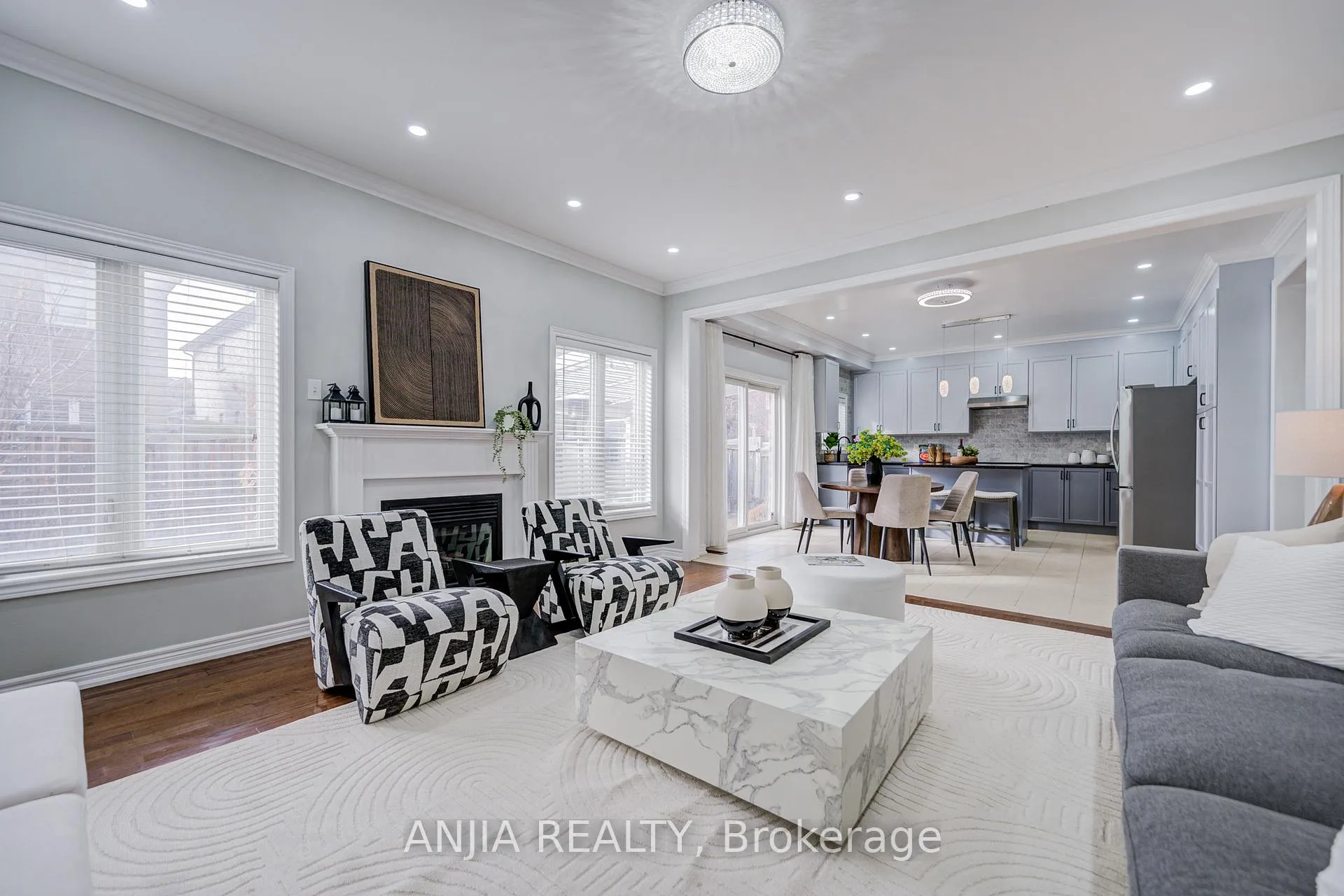 Photo 15 of 409 Williamson Road, Markham, Greensborough — HOMEH