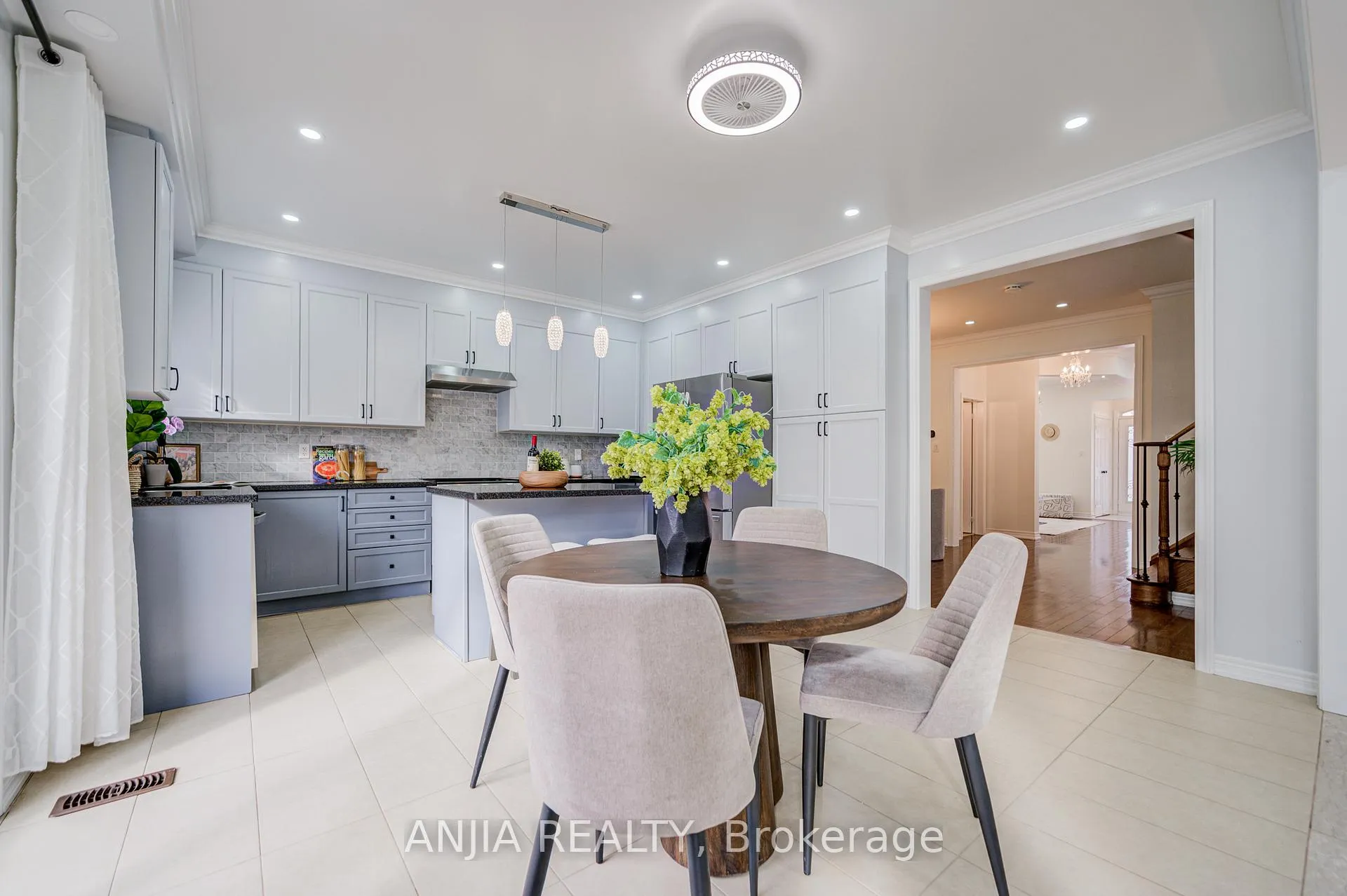 Photo 16 of 409 Williamson Road, Markham, Greensborough — HOMEH