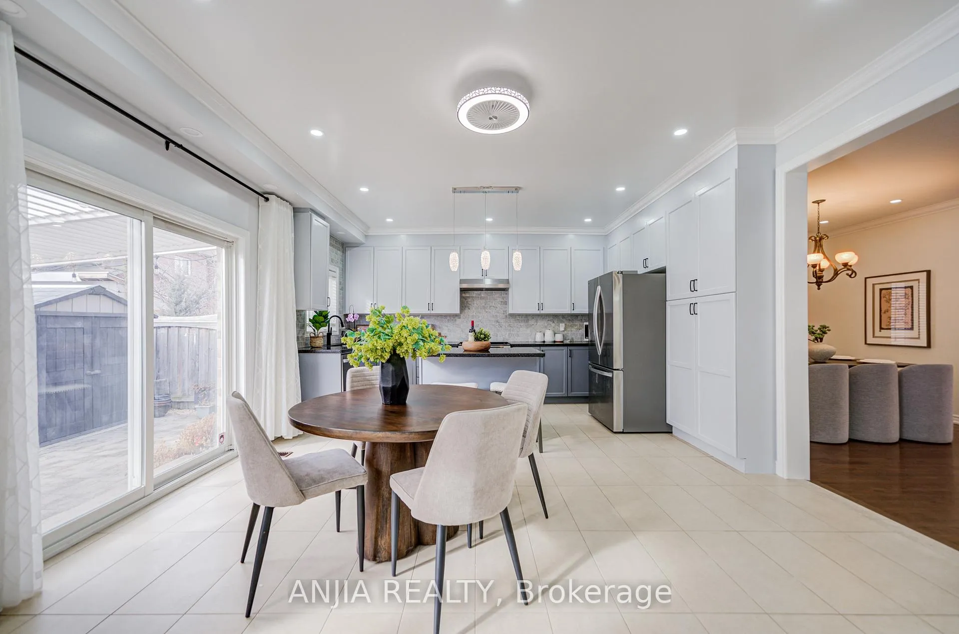 Photo 17 of 409 Williamson Road, Markham, Greensborough — HOMEH
