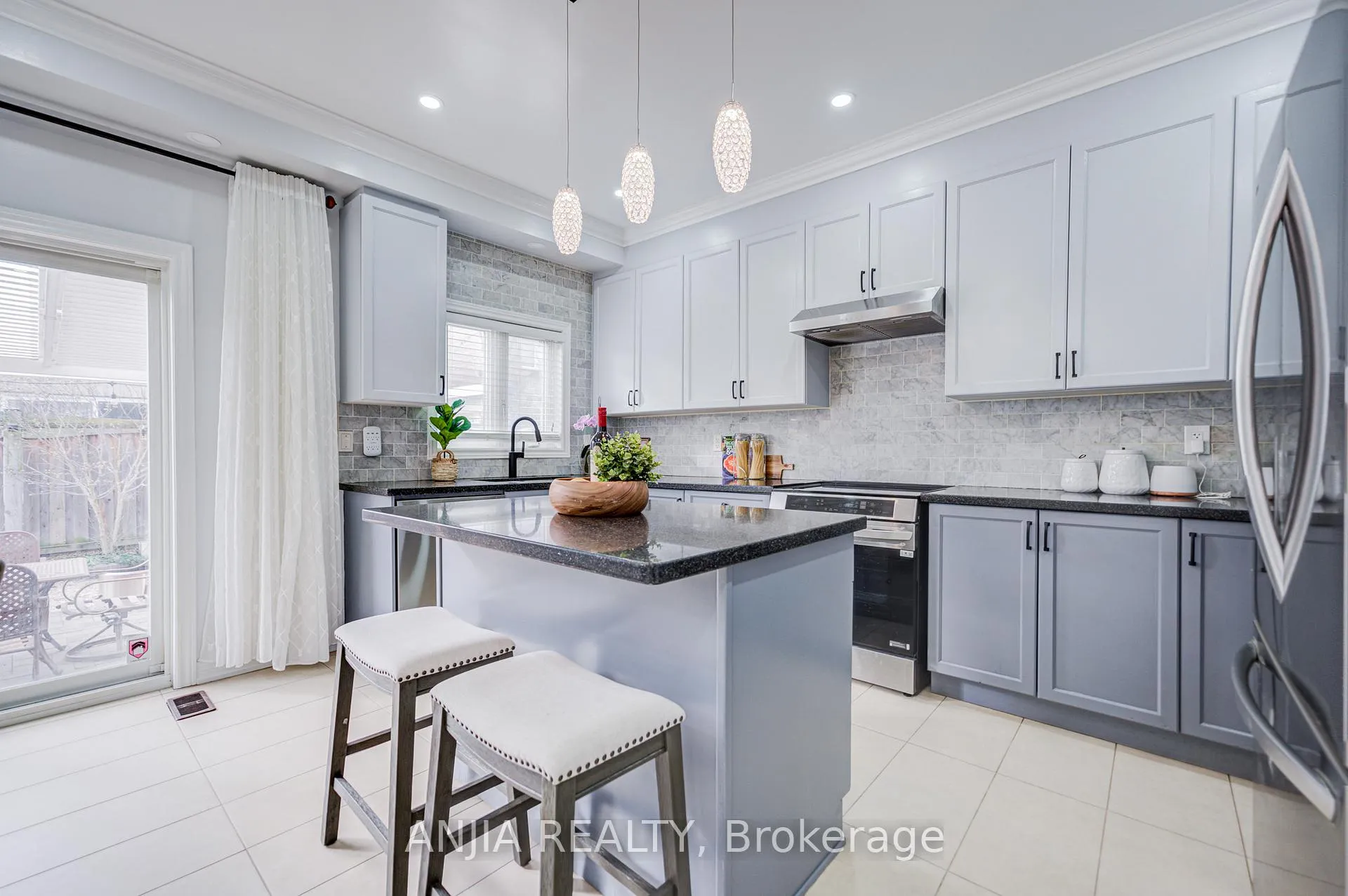 Photo 18 of 409 Williamson Road, Markham, Greensborough — HOMEH