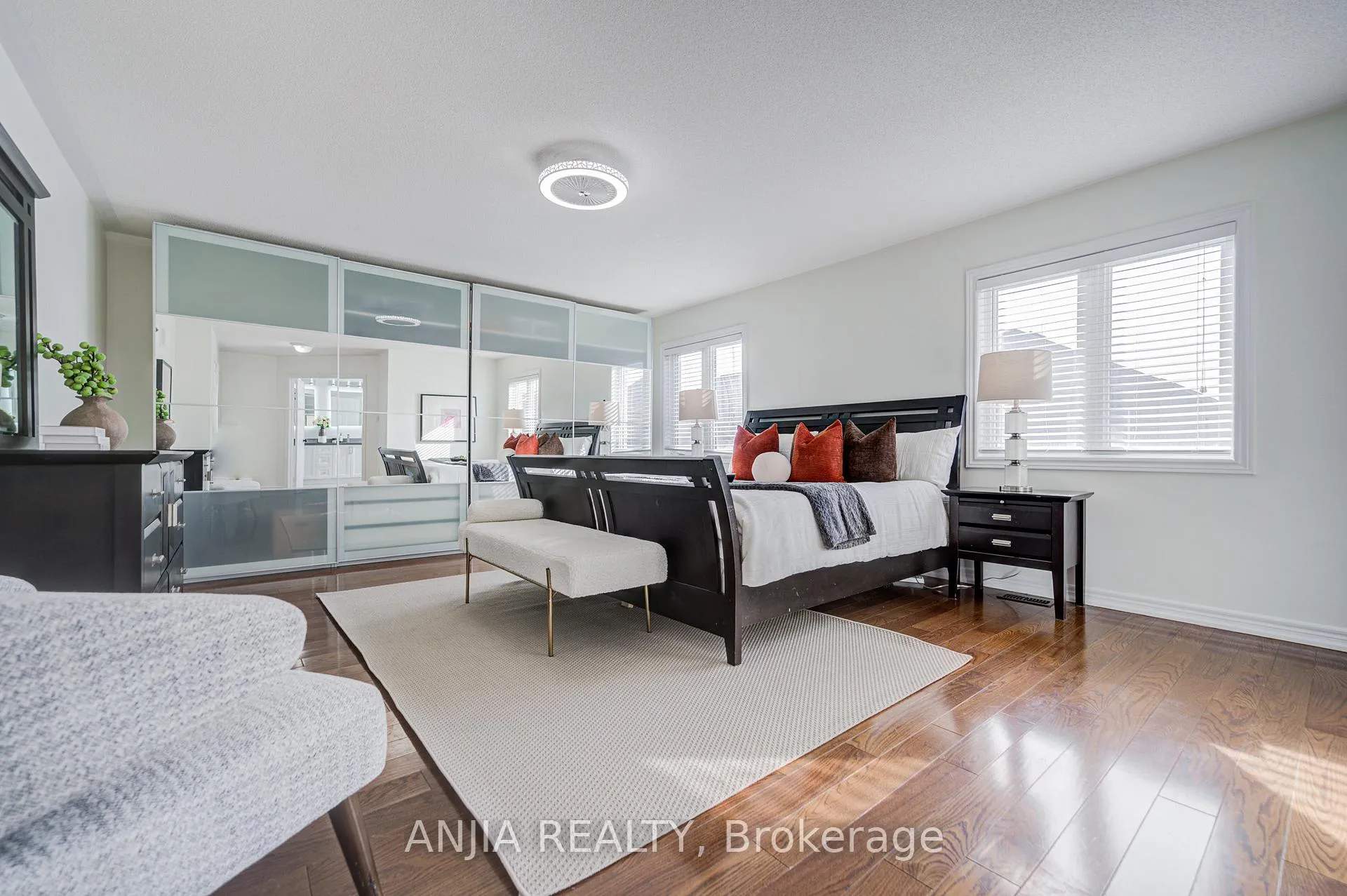Photo 21 of 409 Williamson Road, Markham, Greensborough — HOMEH