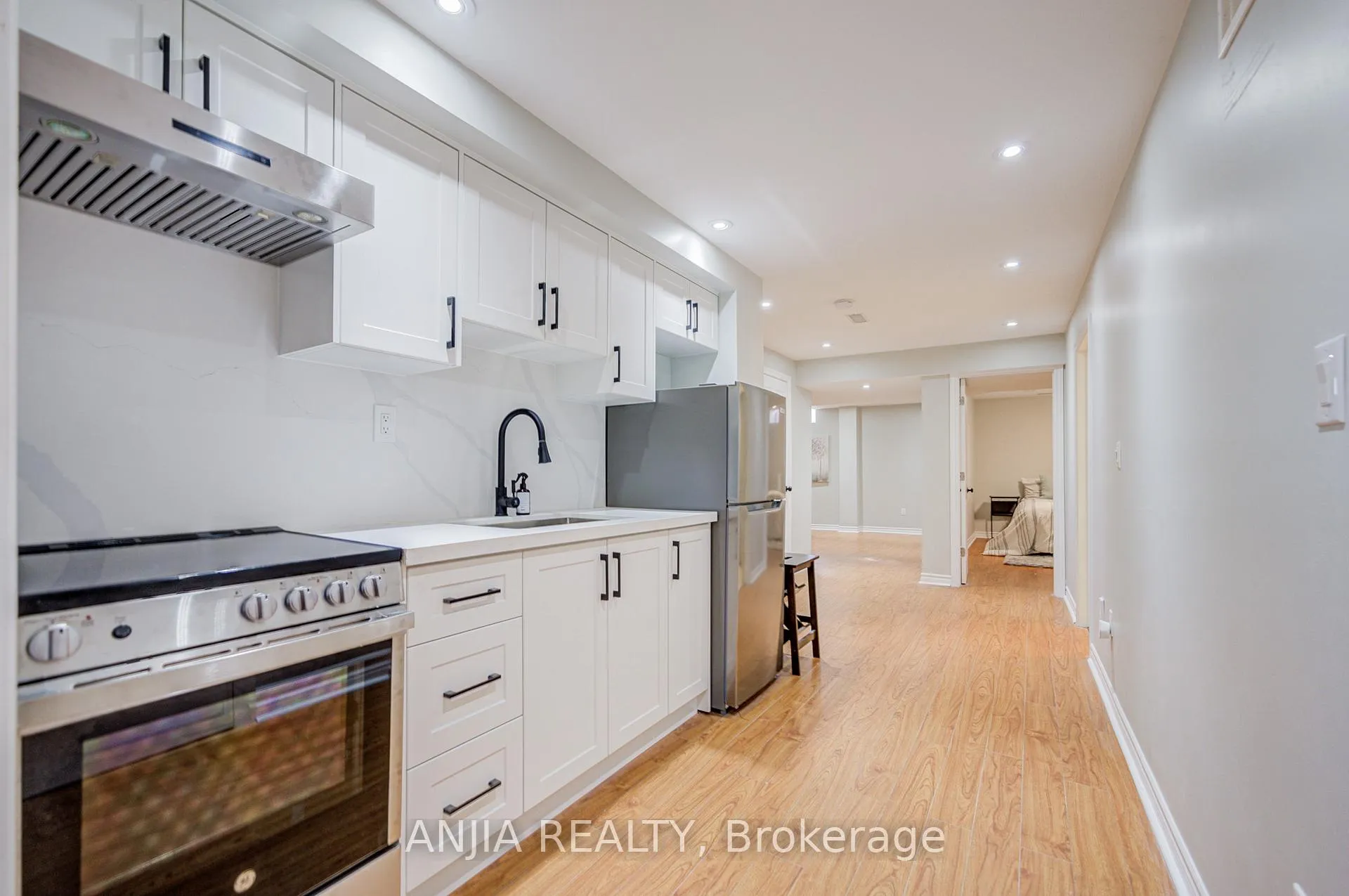 Photo 35 of 409 Williamson Road, Markham, Greensborough — HOMEH