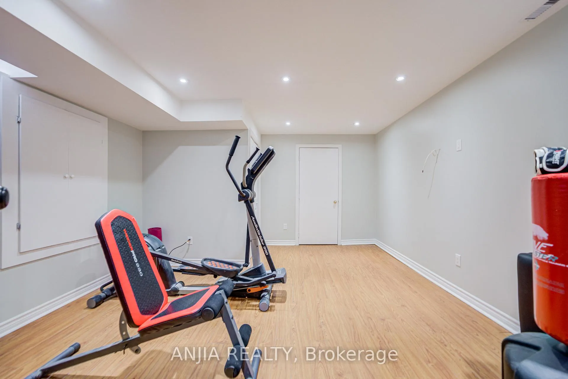 Photo 36 of 409 Williamson Road, Markham, Greensborough — HOMEH