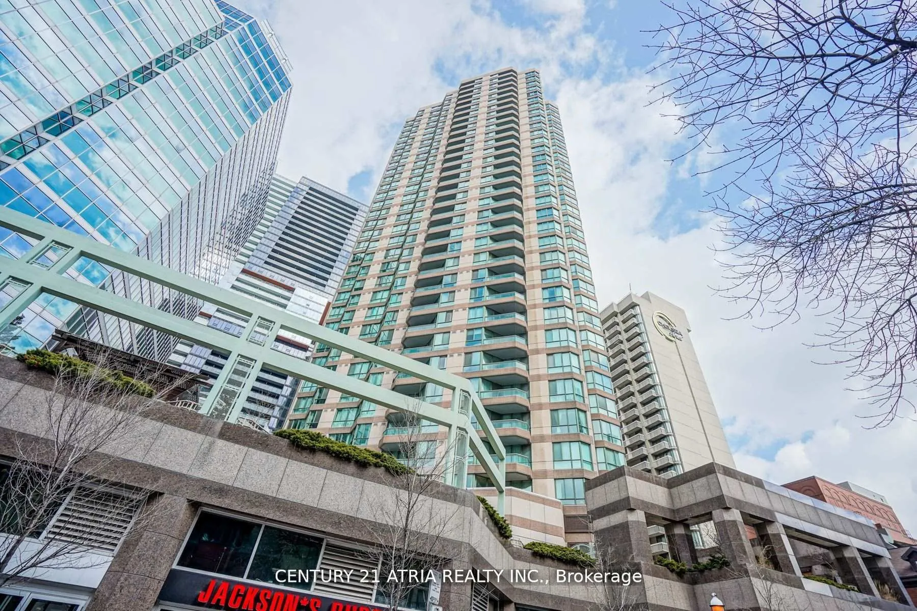 Front of Unit 3309, 38 Elm Street