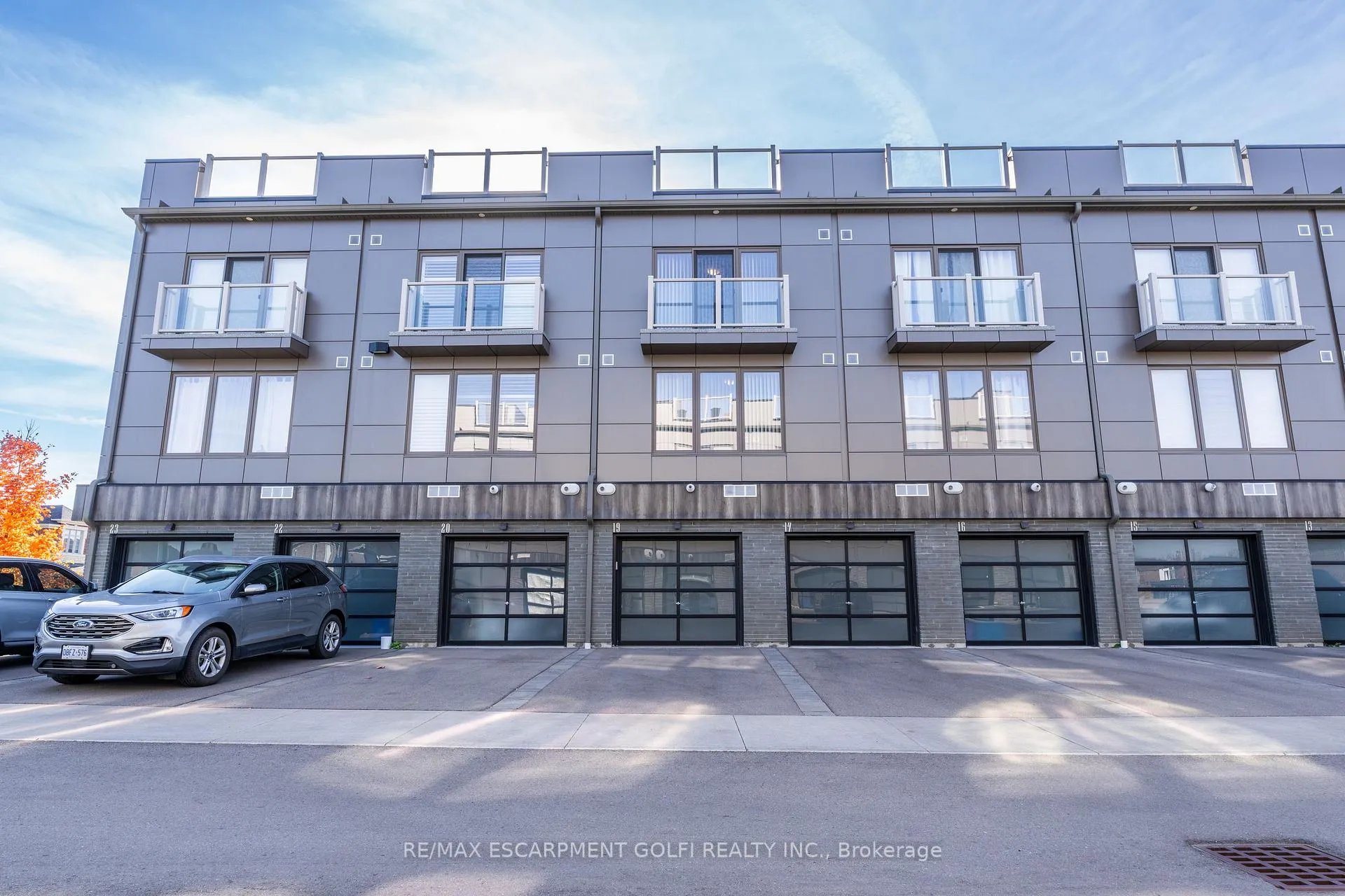 Photo 5 of Unit 19, 261 Skinner Road, Hamilton, Waterdown — HOMEH