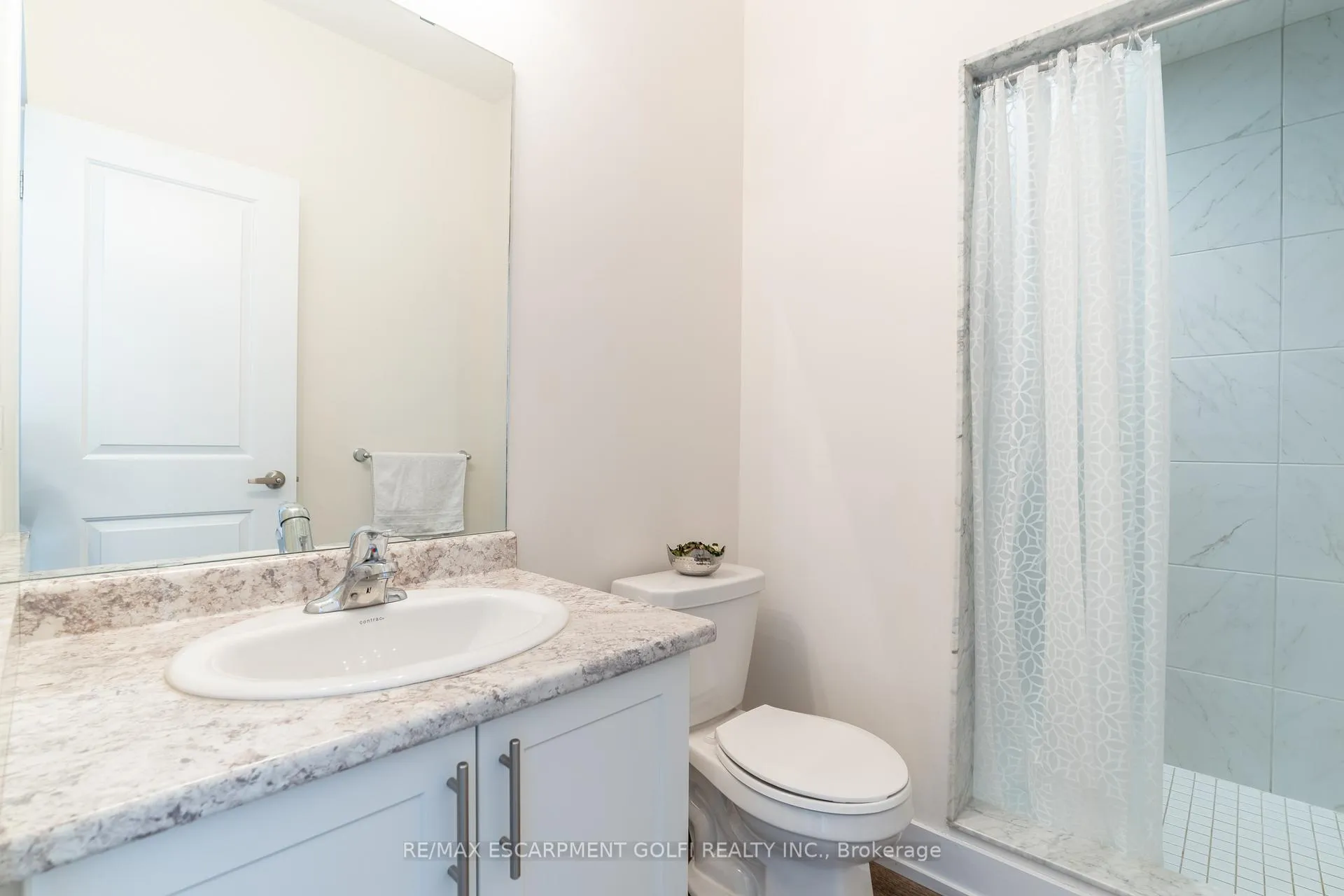 Photo 17 of Unit 19, 261 Skinner Road, Hamilton, Waterdown — HOMEH