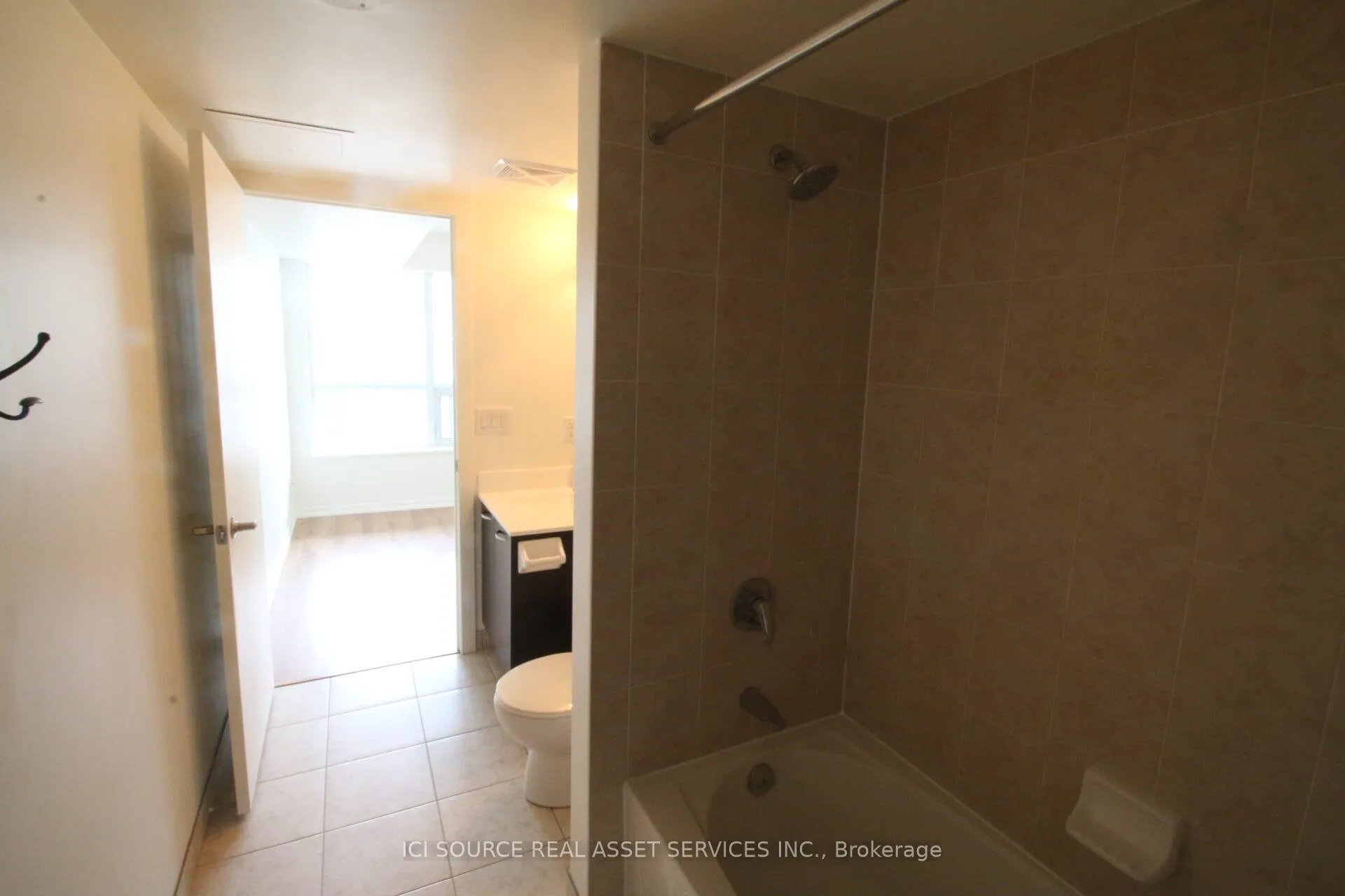 Photo 5 of Unit 1222, 38 Joe Shuster Way, Toronto, South Parkdale — HOMEH