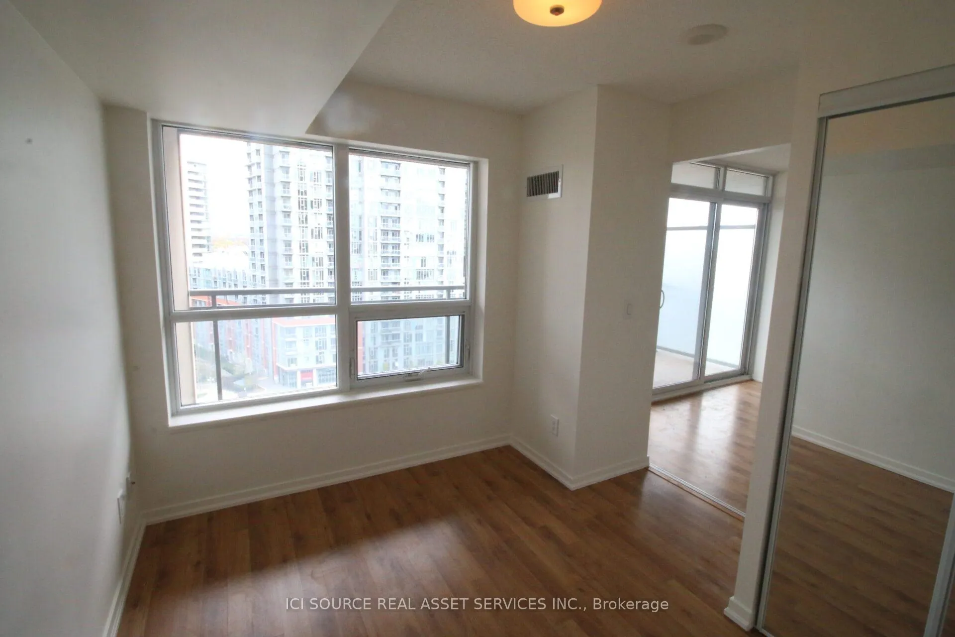 Photo 7 of Unit 1222, 38 Joe Shuster Way, Toronto, South Parkdale — HOMEH