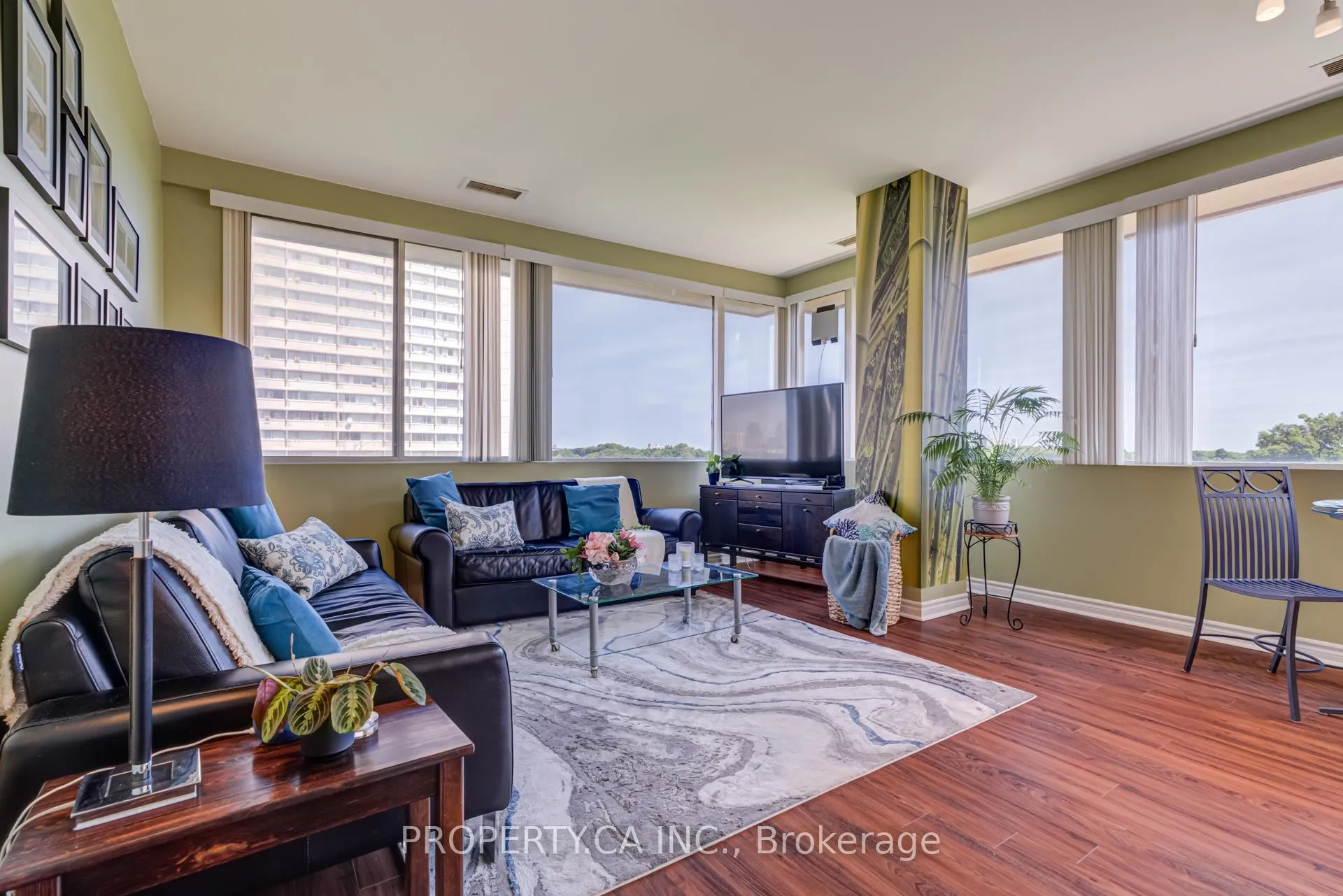 Photo 1 of Unit 512, 10 Gateway Boulevard, Toronto, Flemingdon Park — HOMEH