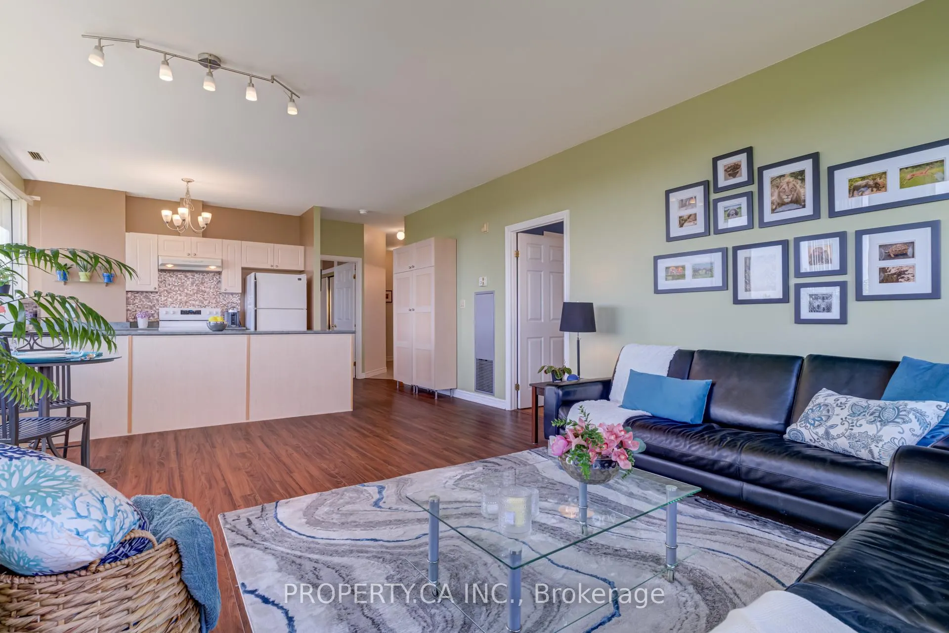 Photo 2 of Unit 512, 10 Gateway Boulevard, Toronto, Flemingdon Park — HOMEH