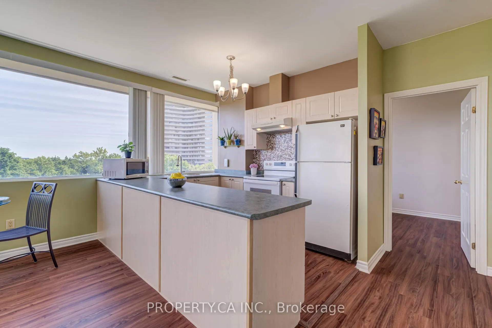 Photo 7 of Unit 512, 10 Gateway Boulevard, Toronto, Flemingdon Park — HOMEH