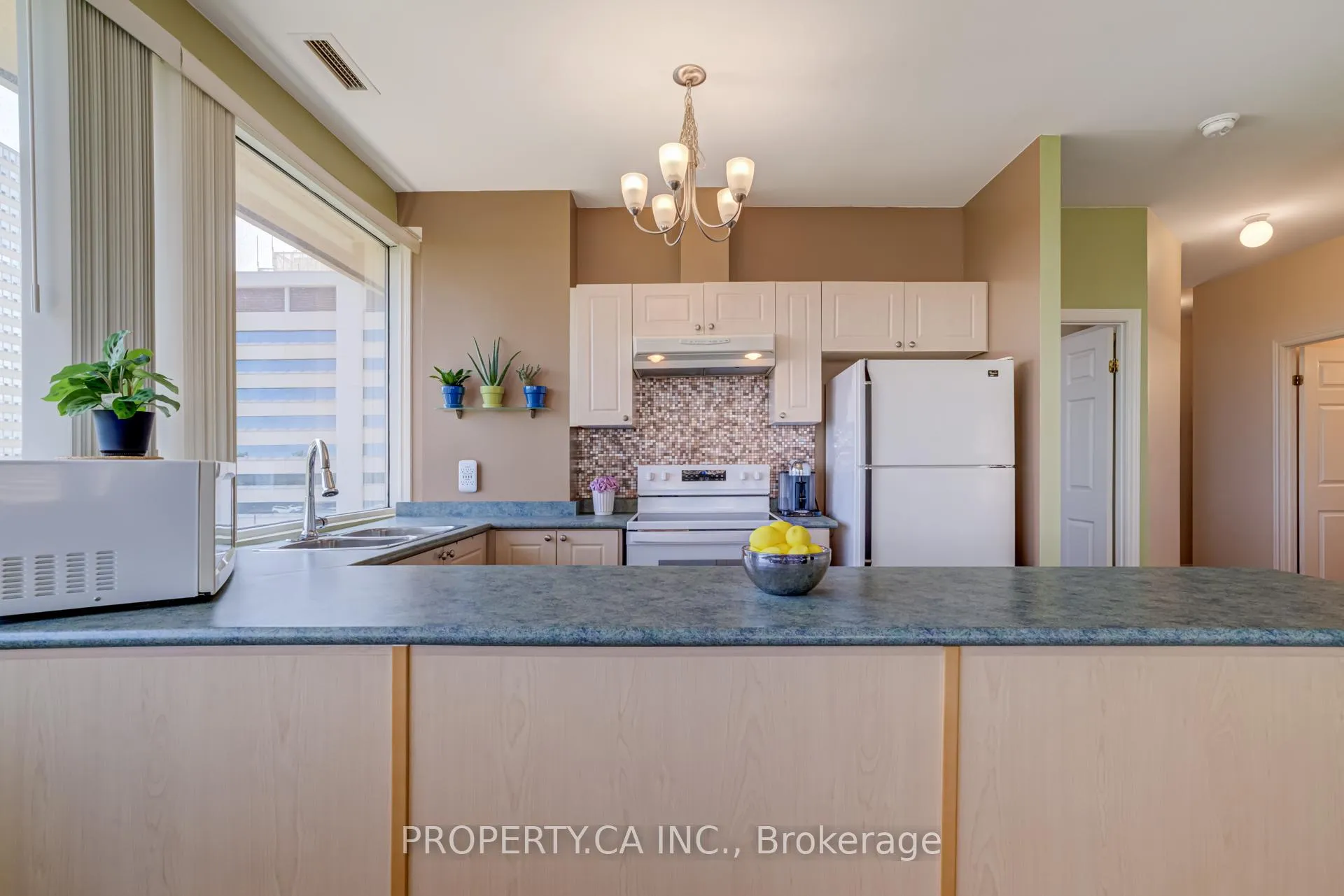 Photo 8 of Unit 512, 10 Gateway Boulevard, Toronto, Flemingdon Park — HOMEH