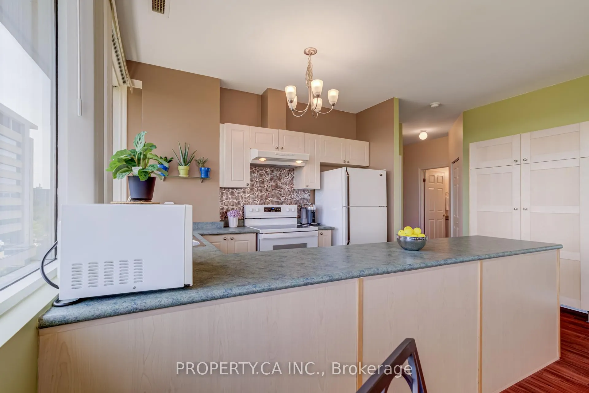 Photo 9 of Unit 512, 10 Gateway Boulevard, Toronto, Flemingdon Park — HOMEH