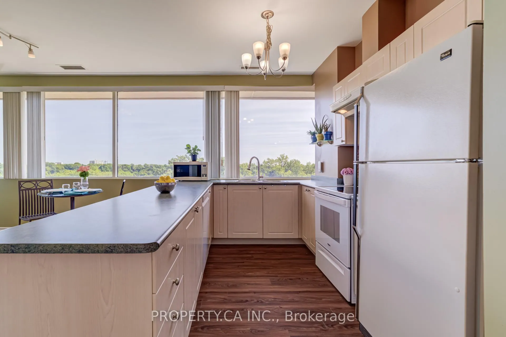 Photo 12 of Unit 512, 10 Gateway Boulevard, Toronto, Flemingdon Park — HOMEH