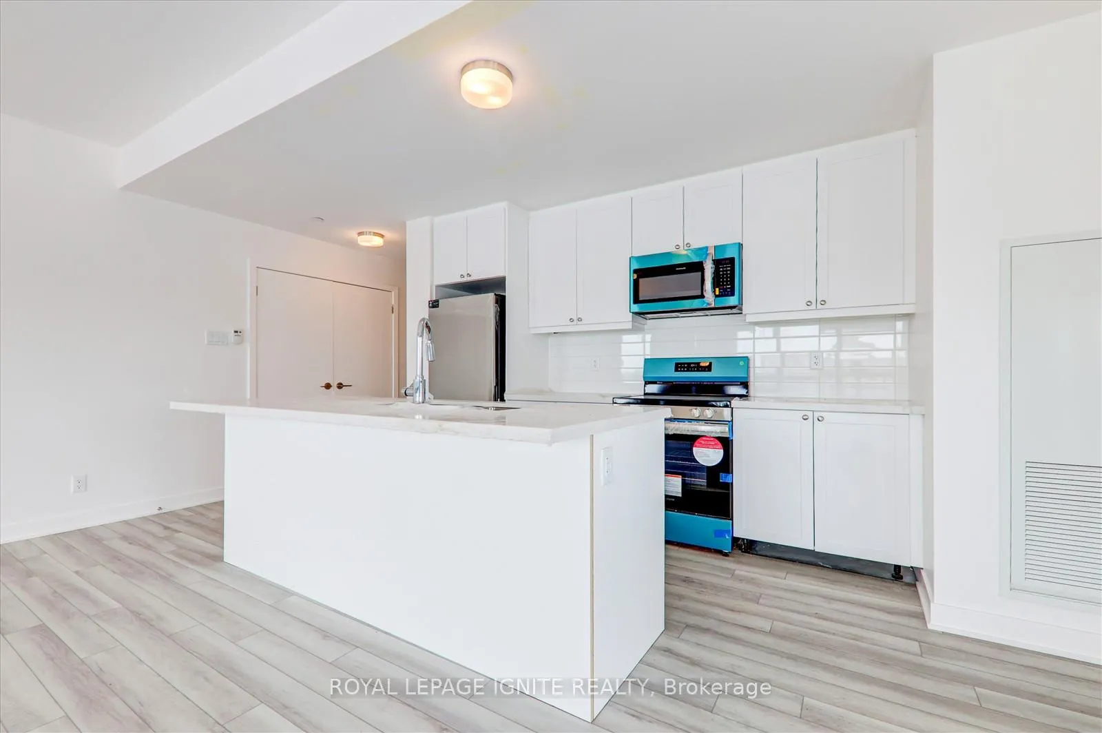 Photo 10 of Unit 303, 55 Clarington Boulevard, Clarington, Bowmanville — HOMEH