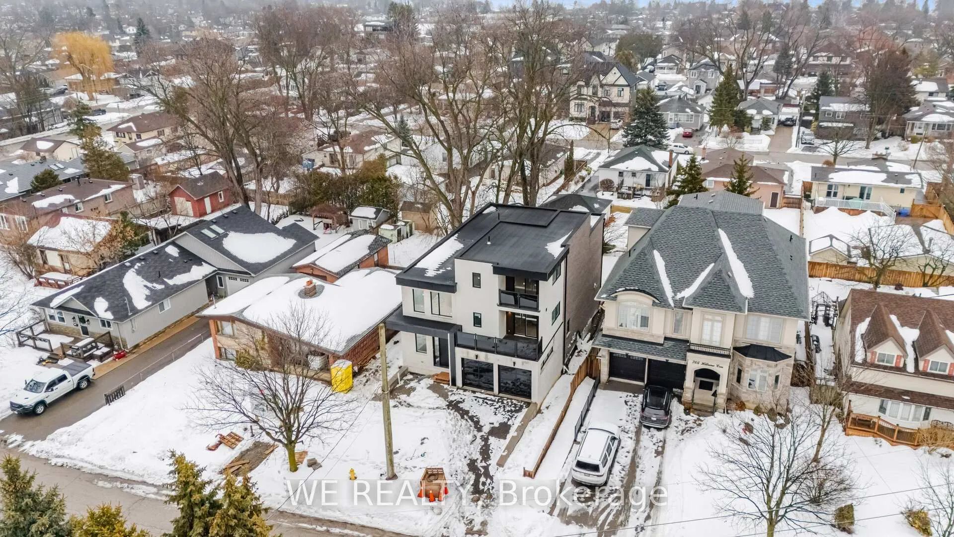 Photo 3 of 711 Hillview Crescent, Pickering, West Shore — HOMEH