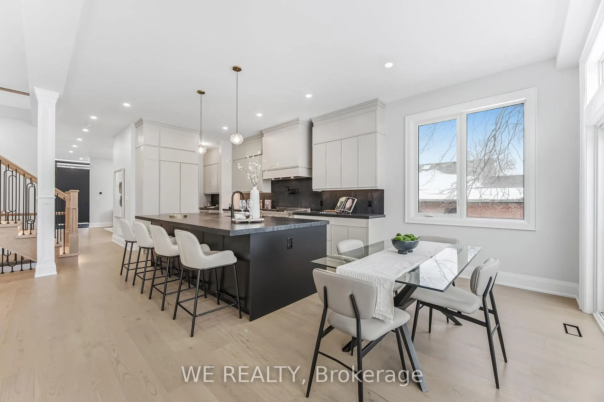 Photo 10 of 711 Hillview Crescent, Pickering, West Shore — HOMEH