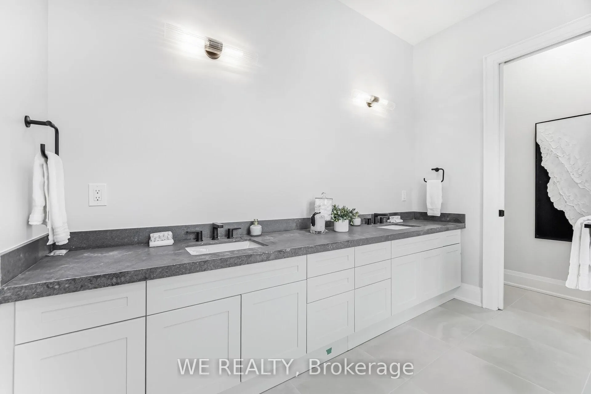 Photo 35 of 711 Hillview Crescent, Pickering, West Shore — HOMEH