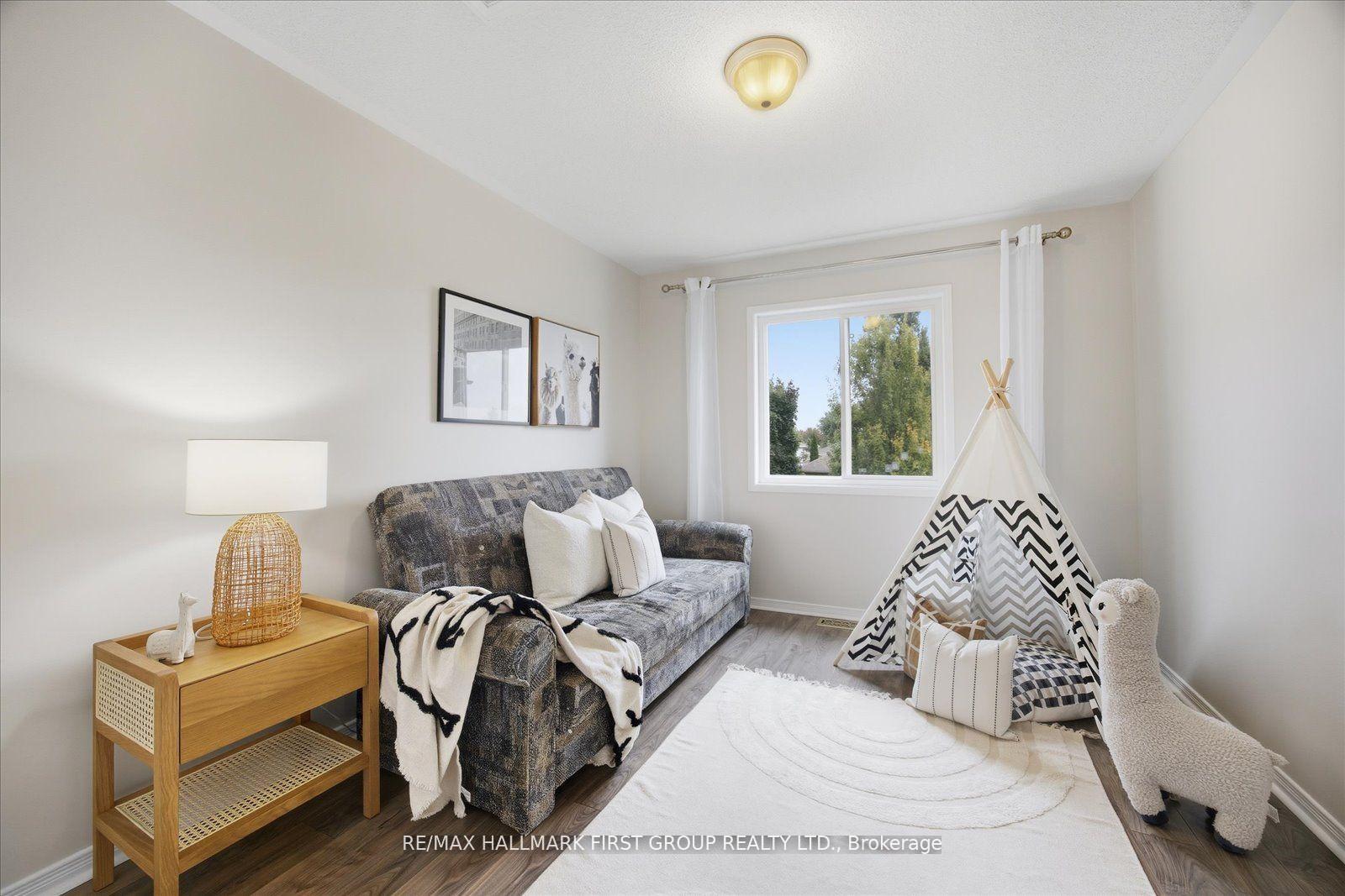 Photo 15 of 151 Honeyman Drive, Clarington, Bowmanville — HOMEH