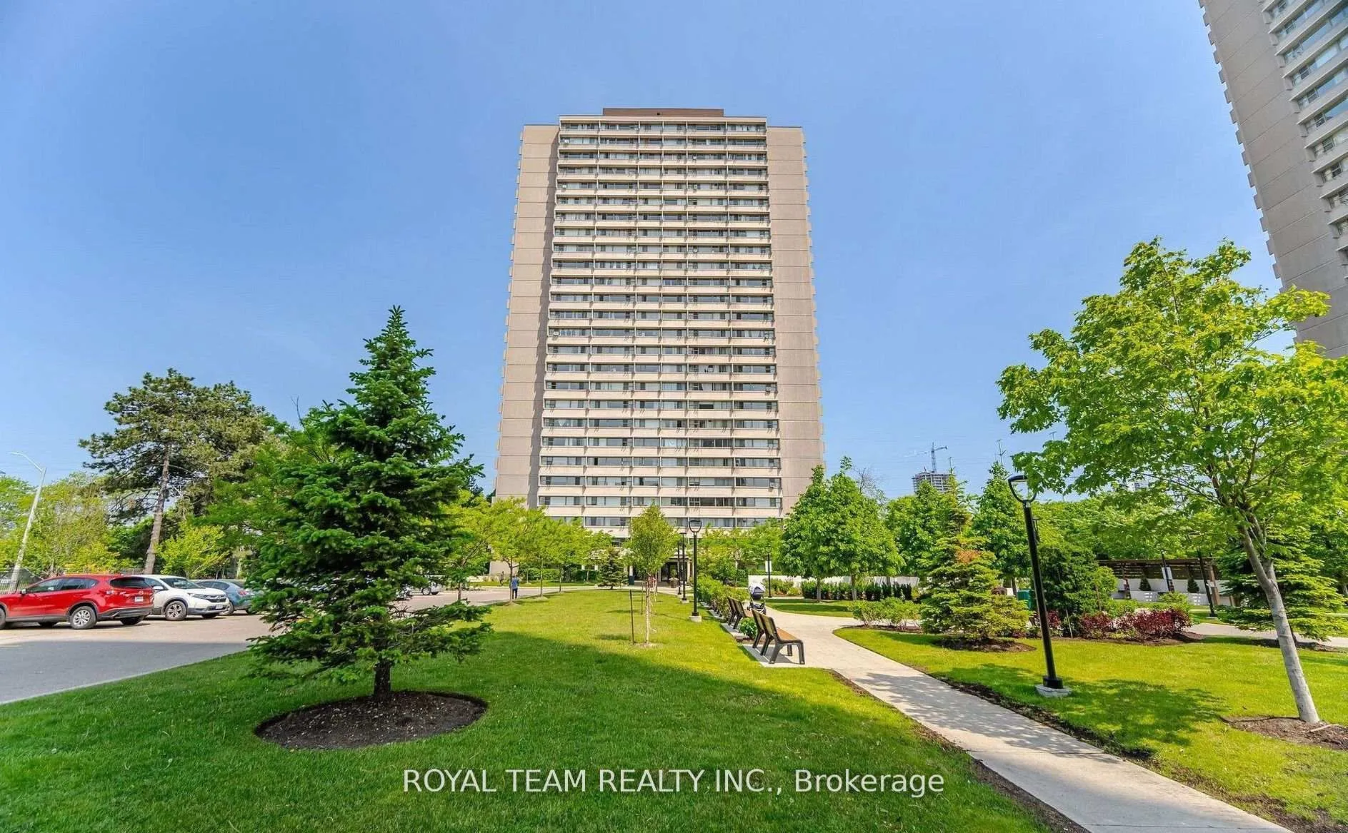 Front of Unit 201, 735 Don Mills Road