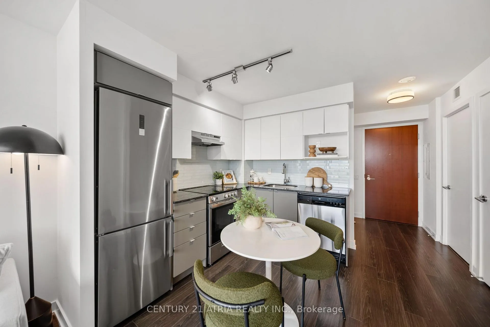 Photo 3 of Unit 908, 120 Varna Drive, Toronto, Englemount-Lawrence — HOMEH