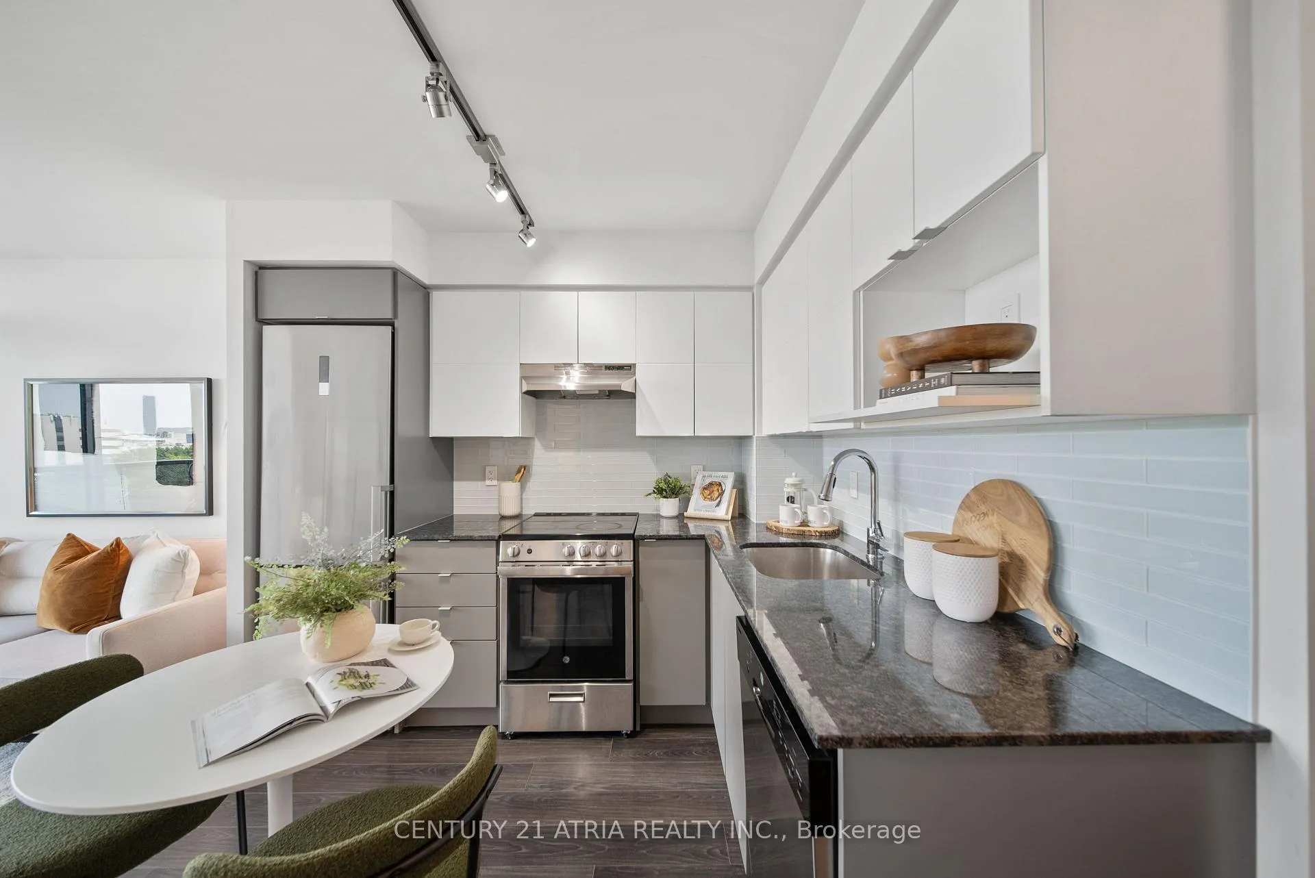 Photo 11 of Unit 908, 120 Varna Drive, Toronto, Englemount-Lawrence — HOMEH