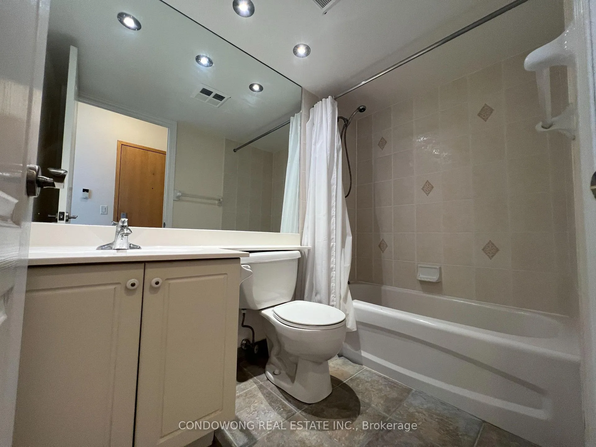 Photo 11 of Unit 1007, 62 Suncrest Boulevard, Markham, Thornhill — HOMEH