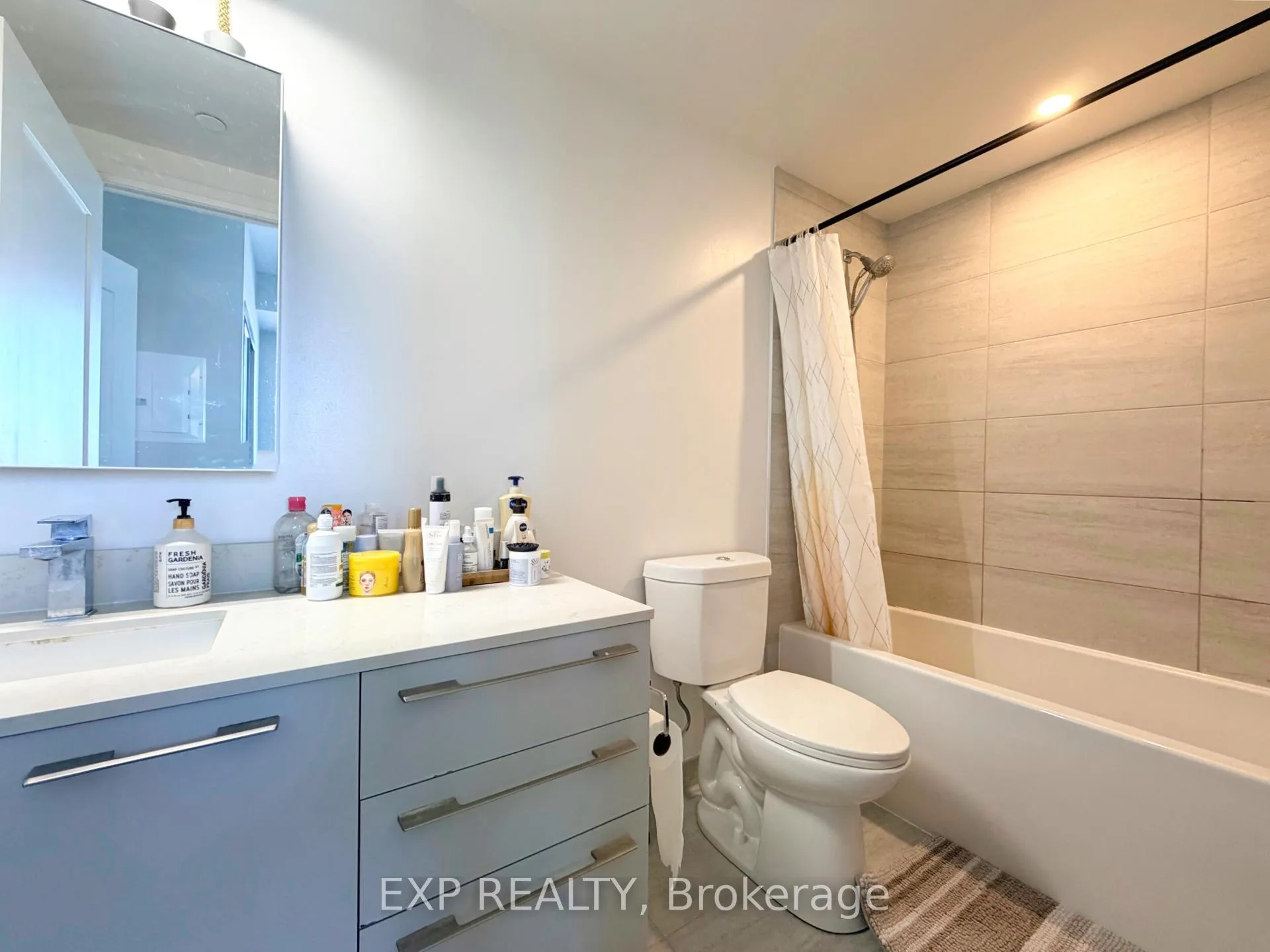 Photo 8 of Unit 1807, 18 Water Walk Drive, Markham, Unionville — HOMEH