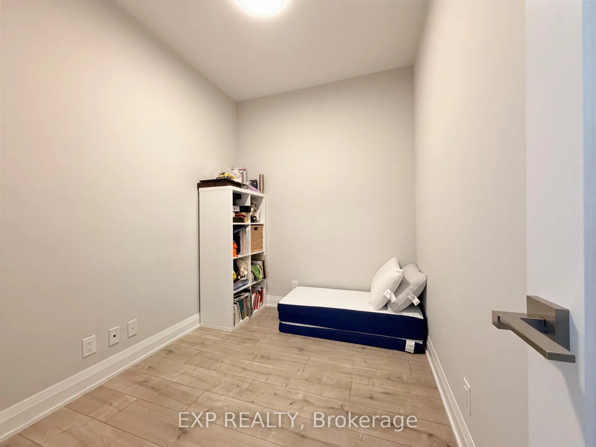 Photo 9 of Unit 1807, 18 Water Walk Drive, Markham, Unionville — HOMEH