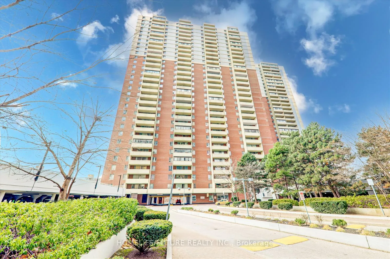 Photo 2 of Unit 914, 1 Massey Square, Toronto, Crescent Town — HOMEH