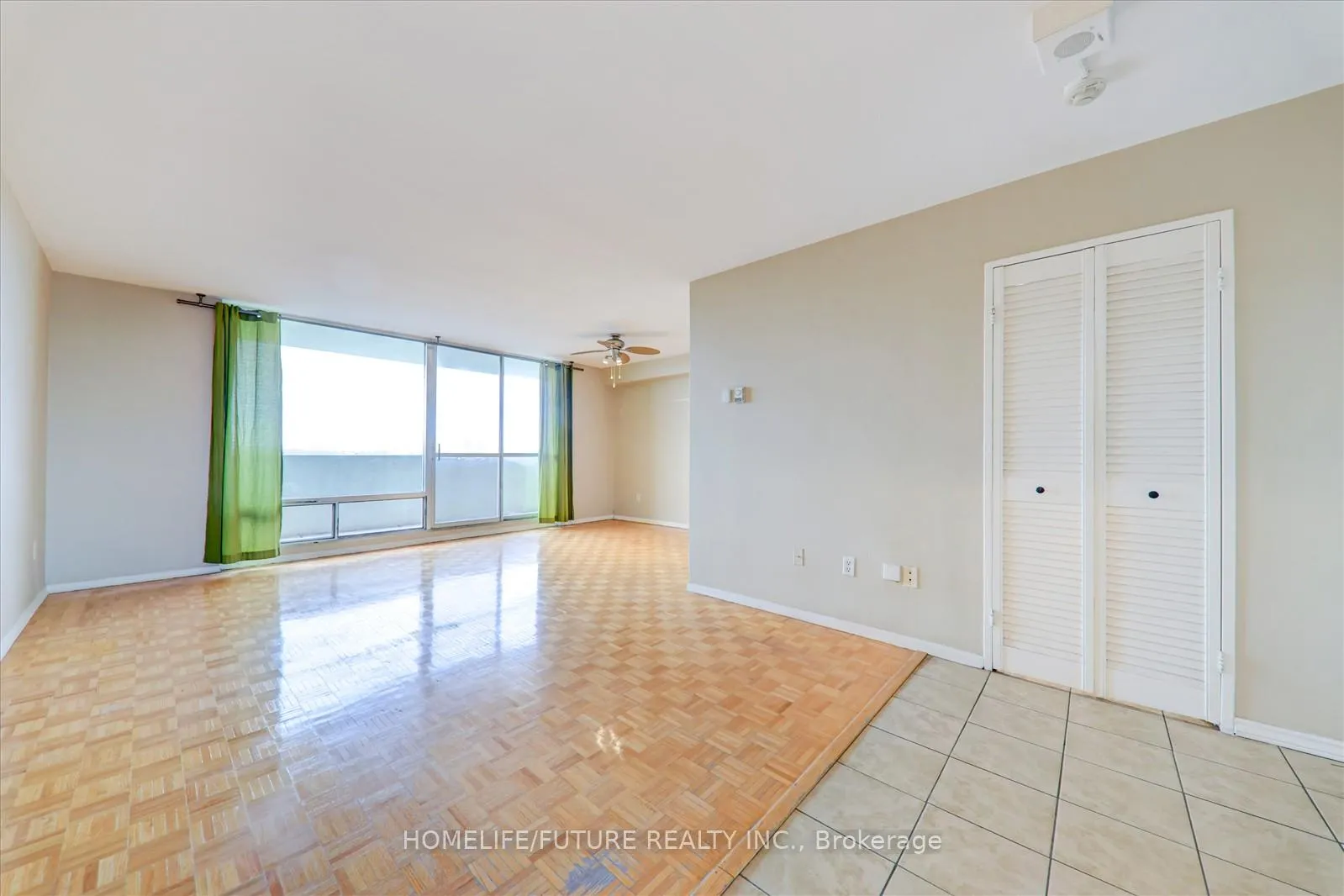 Photo 10 of Unit 914, 1 Massey Square, Toronto, Crescent Town — HOMEH