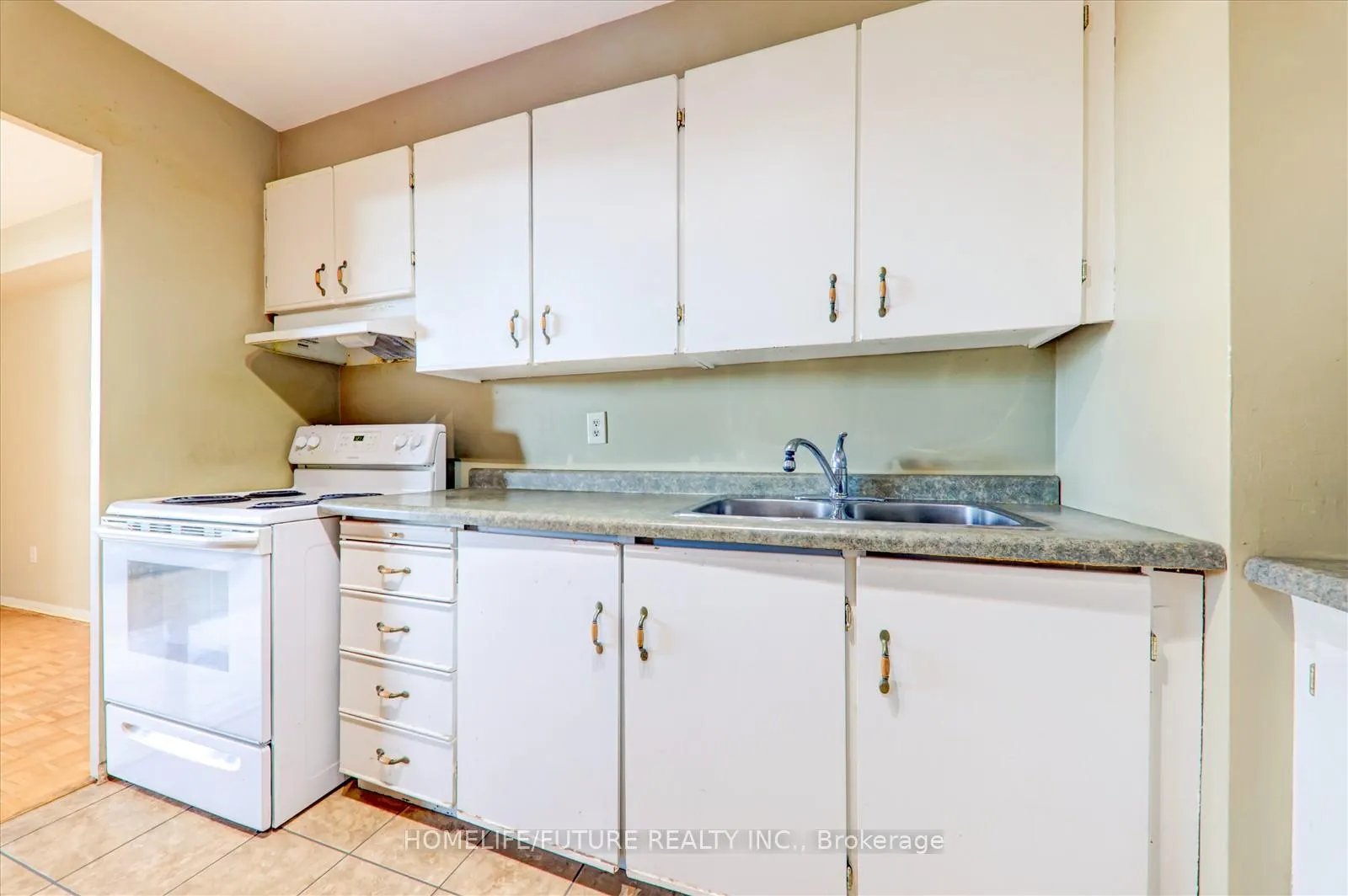 Photo 16 of Unit 914, 1 Massey Square, Toronto, Crescent Town — HOMEH