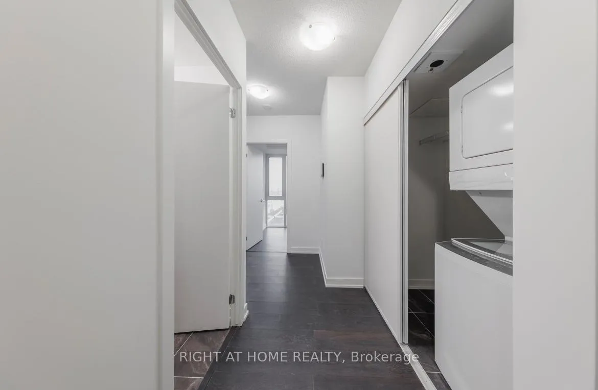Photo 4 of Unit B613, 3200 Dakota Common, Burlington, Alton — HOMEH