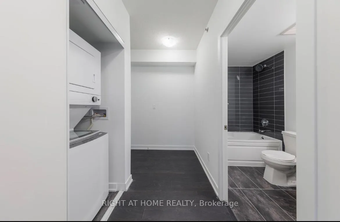 Photo 6 of Unit B613, 3200 Dakota Common, Burlington, Alton — HOMEH