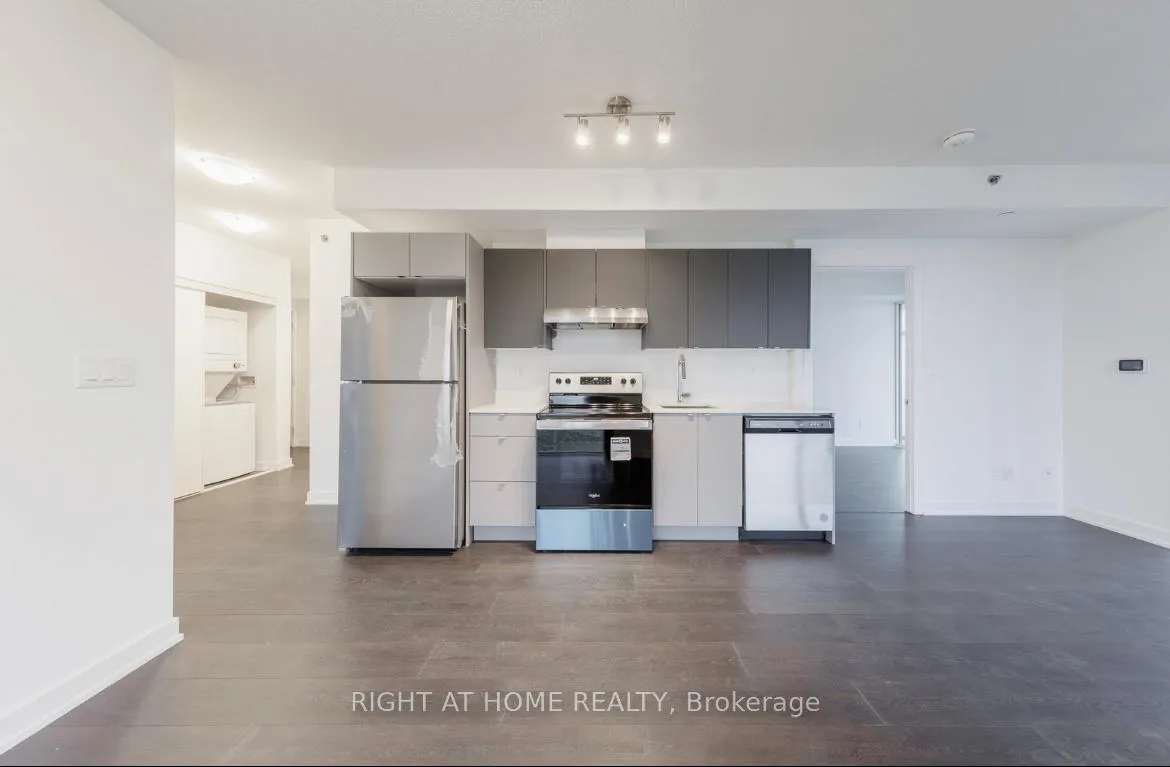 Photo 10 of Unit B613, 3200 Dakota Common, Burlington, Alton — HOMEH
