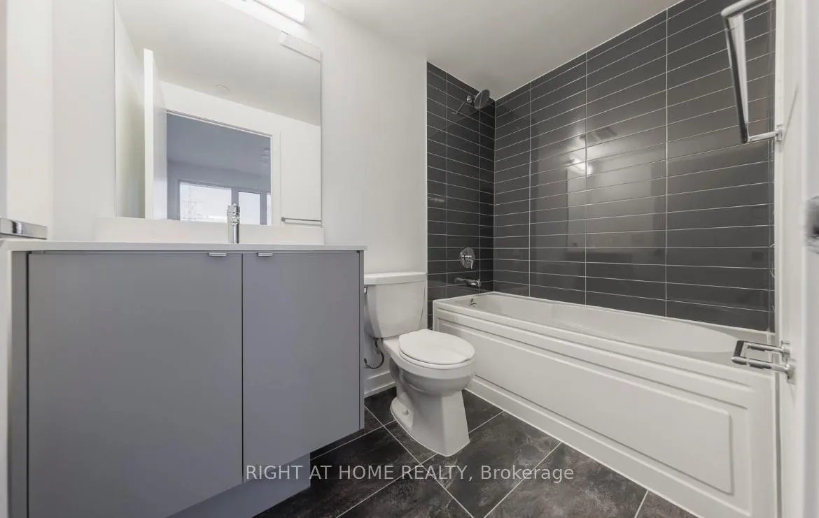 Photo 15 of Unit B613, 3200 Dakota Common, Burlington, Alton — HOMEH