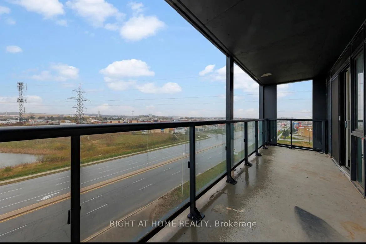 Photo 18 of Unit B613, 3200 Dakota Common, Burlington, Alton — HOMEH