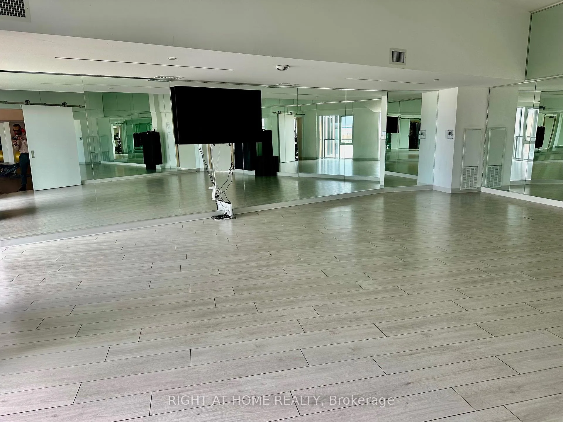 Photo 26 of Unit B613, 3200 Dakota Common, Burlington, Alton — HOMEH