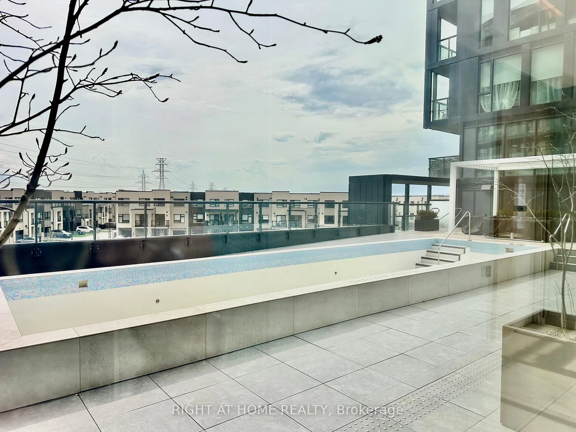 Photo 30 of Unit B613, 3200 Dakota Common, Burlington, Alton — HOMEH