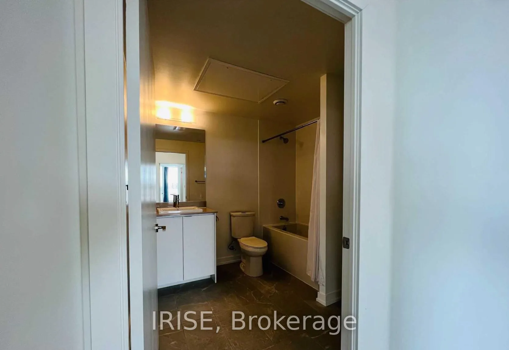 Photo 6 of Unit 809, 55 Duke Street W, Kitchener, City Commercial Core — HOMEH