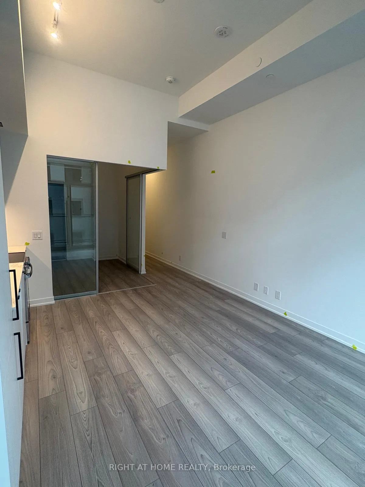 Photo 5 of Unit 432, 285 Dufferin Street, Toronto, South Parkdale — HOMEH