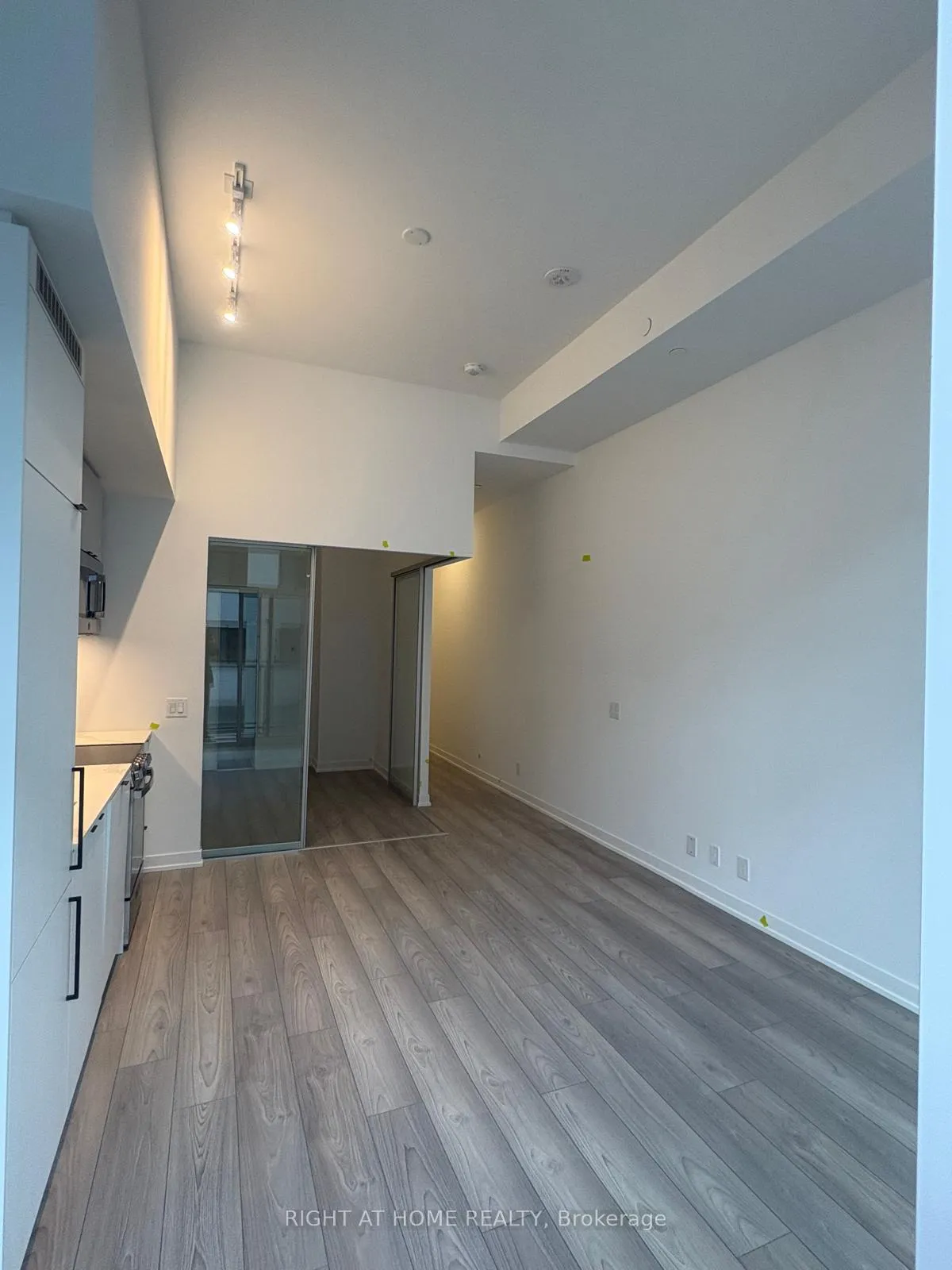 Photo 11 of Unit 432, 285 Dufferin Street, Toronto, South Parkdale — HOMEH