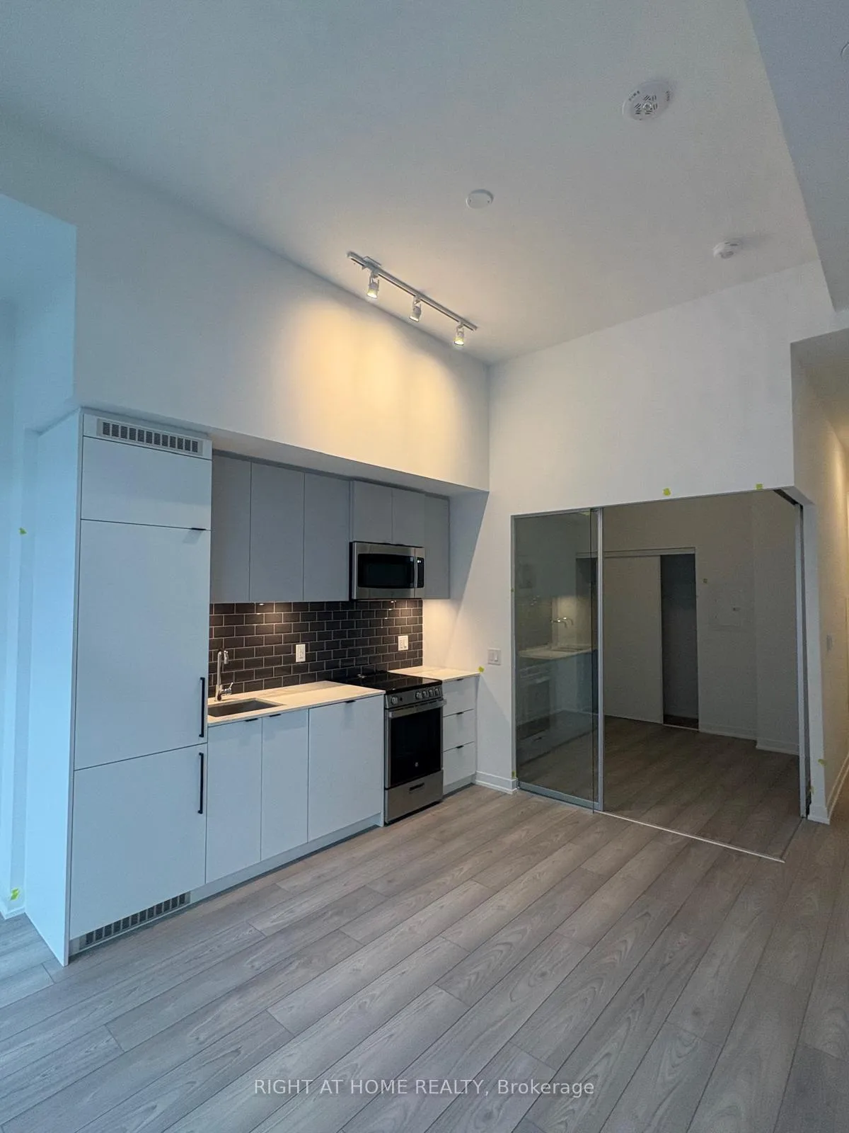 Photo 12 of Unit 432, 285 Dufferin Street, Toronto, South Parkdale — HOMEH